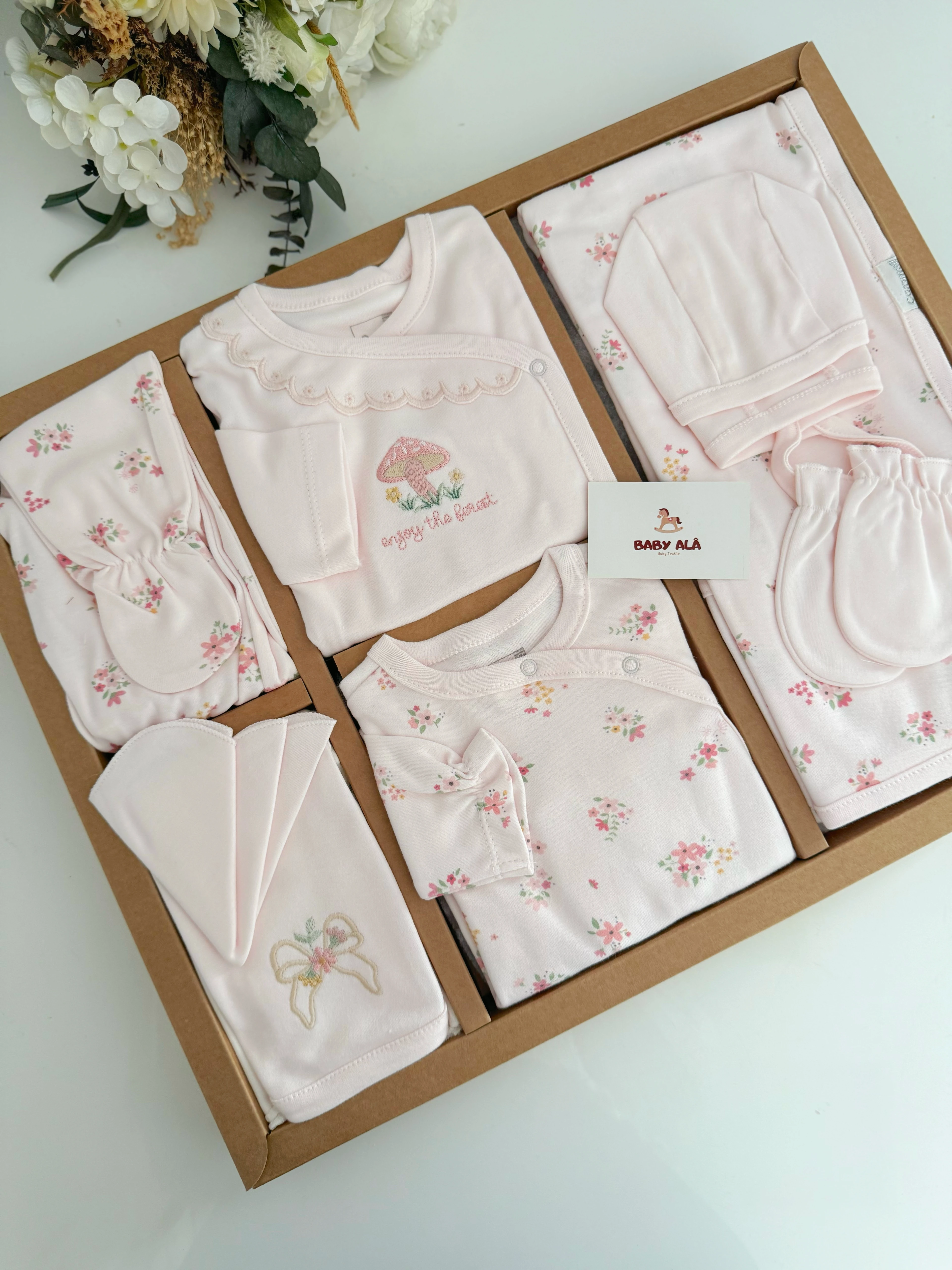 Organik Flowers Detaylı 10 Parça Hastane Çıkış Seti