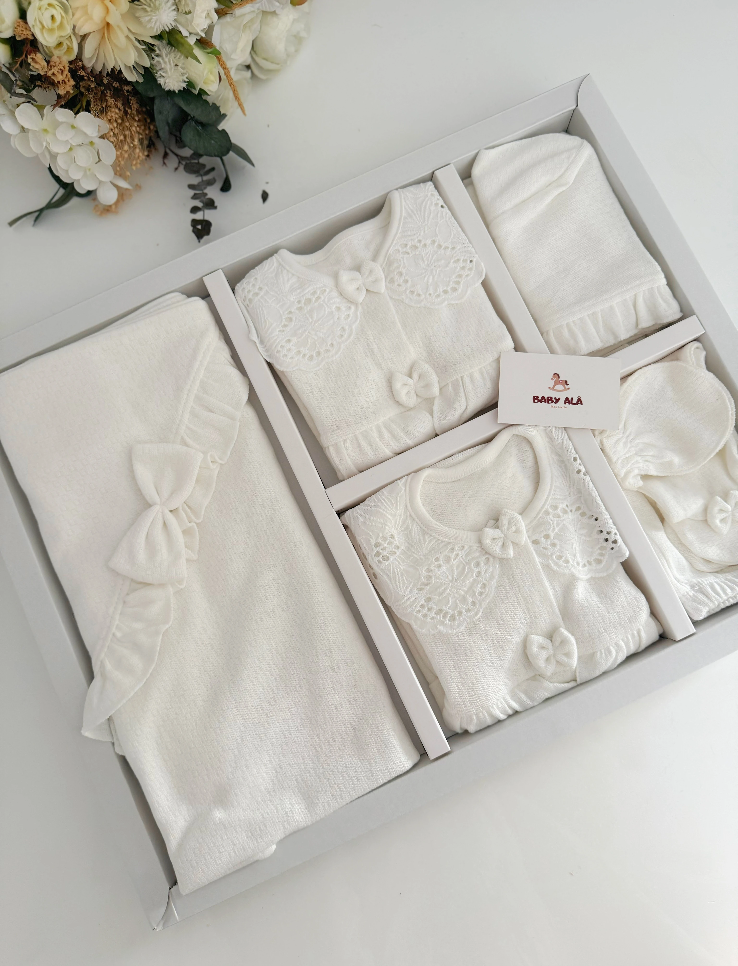 Fiyonk Dantel detaylı Organik 10 Parça hastane çıkış seti