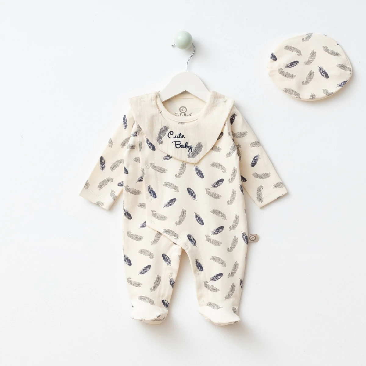 Erkek Bebek Önlüklü Şapkalı Tulum 