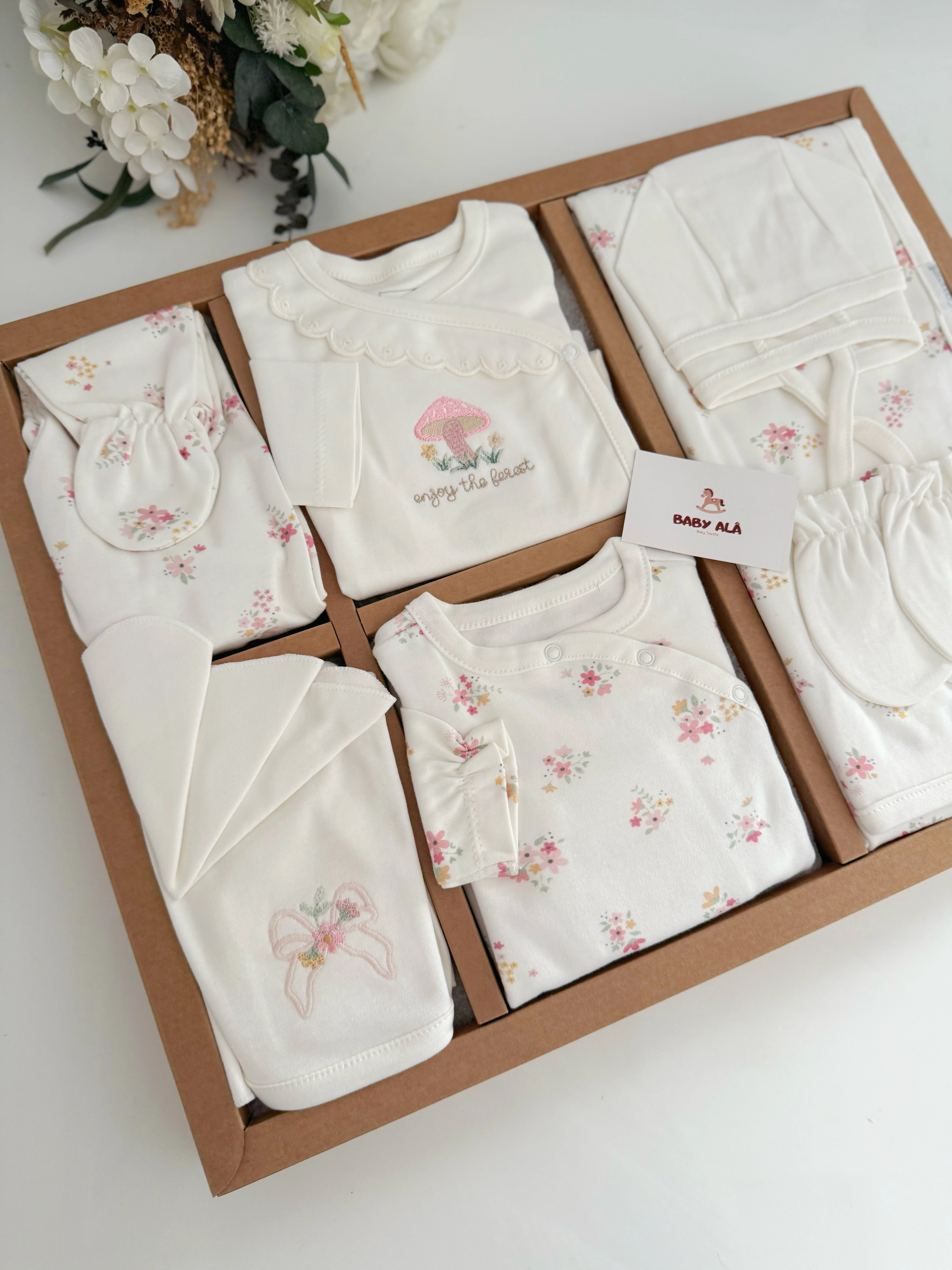 Organik Flowers Detaylı 10 Parça Hastane Çıkış Seti