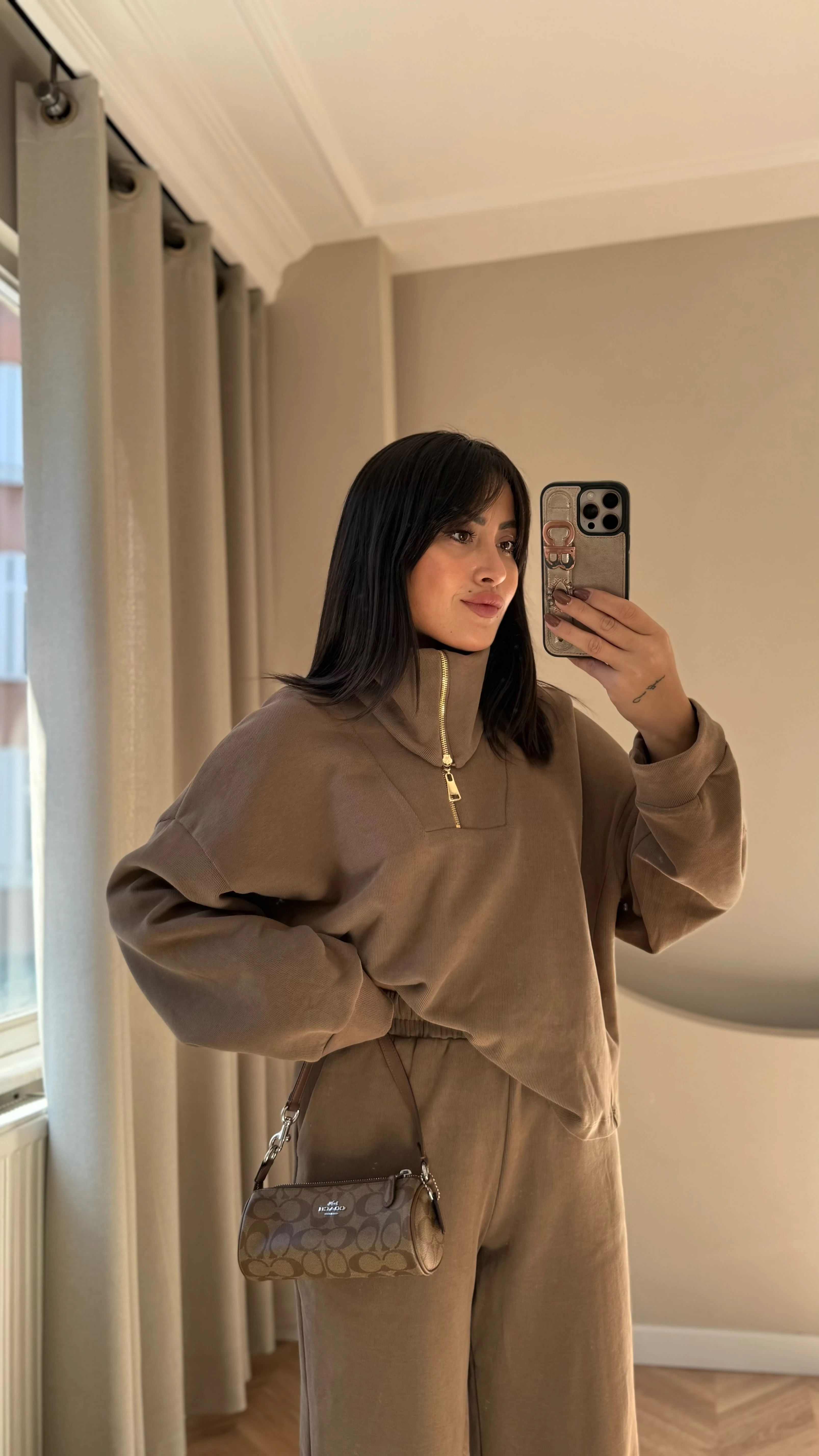 Dik Yaka Fermuarlı Takım Haki