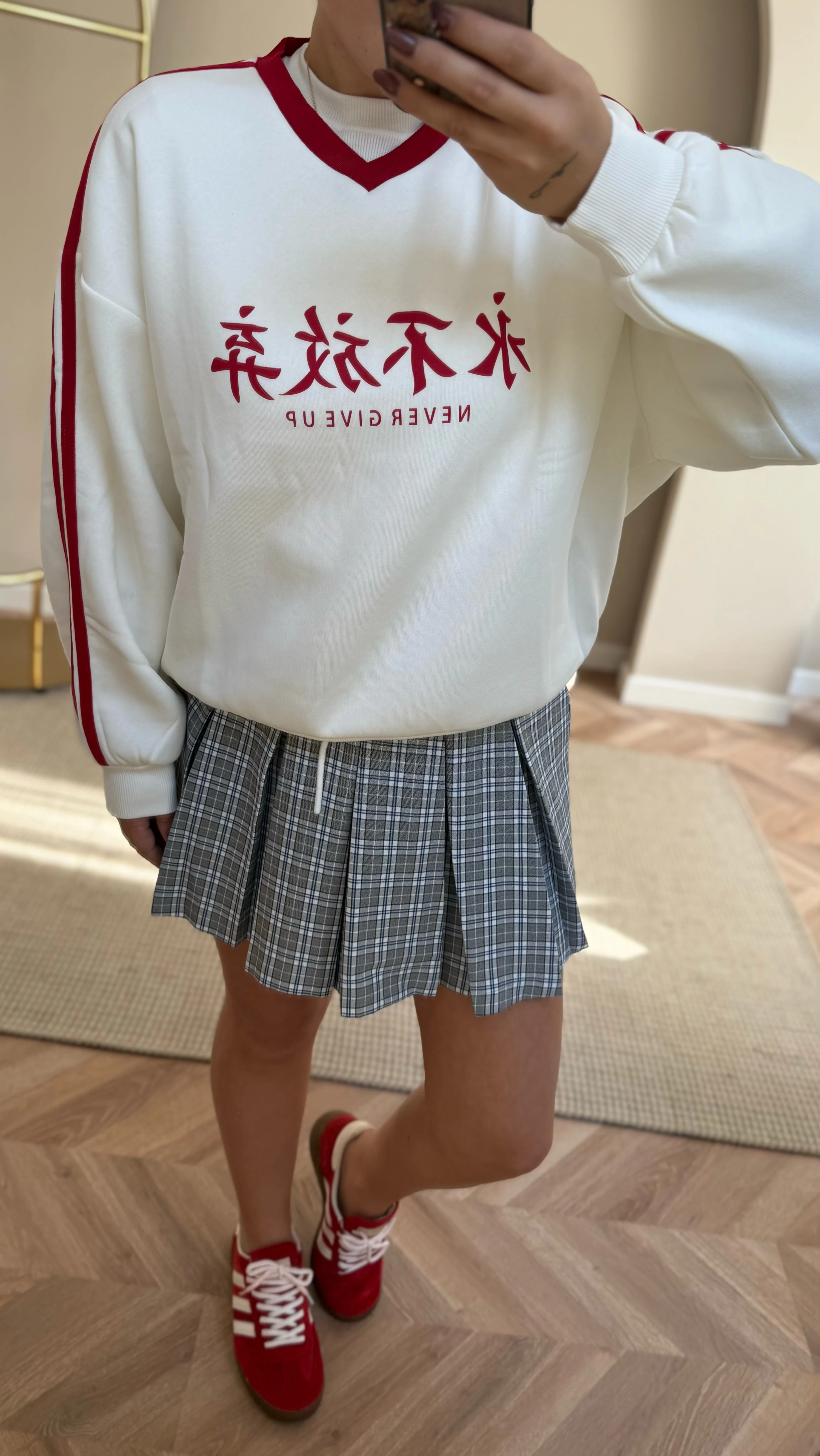 V Yaka Şardonlu Sweat