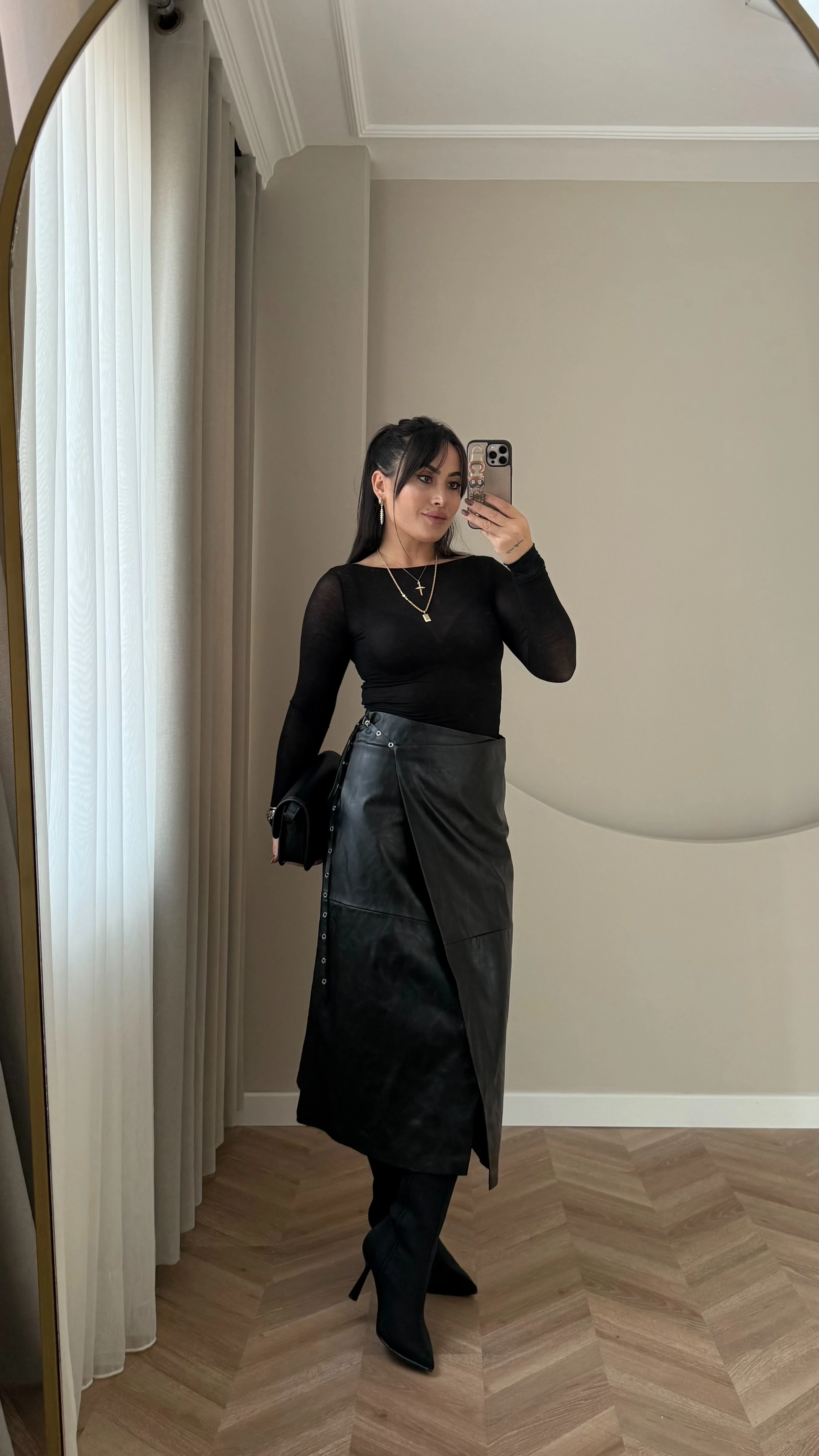 Marka Model Deri Etek