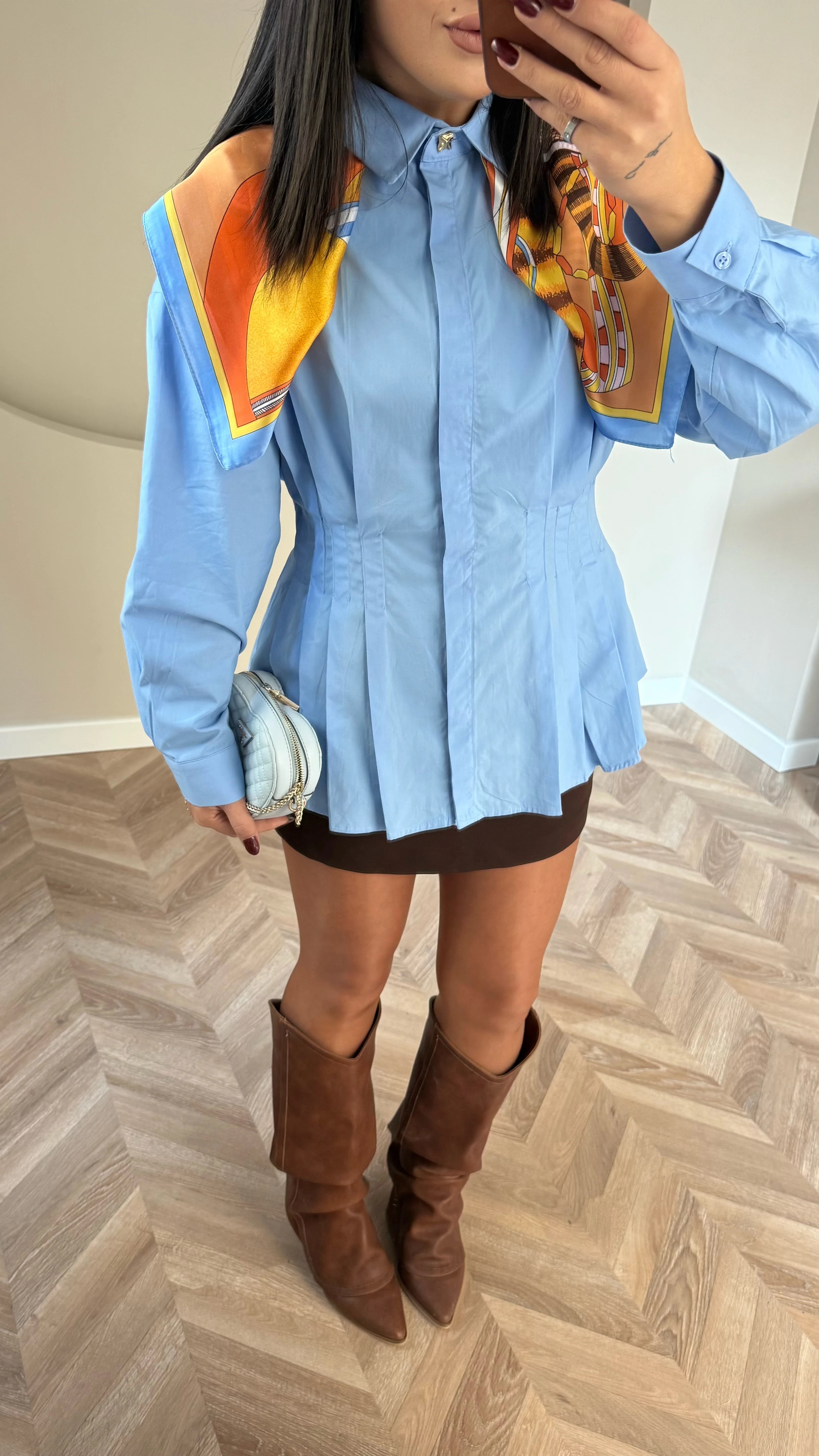 Belden Oturtmalı Pileli Gömlek