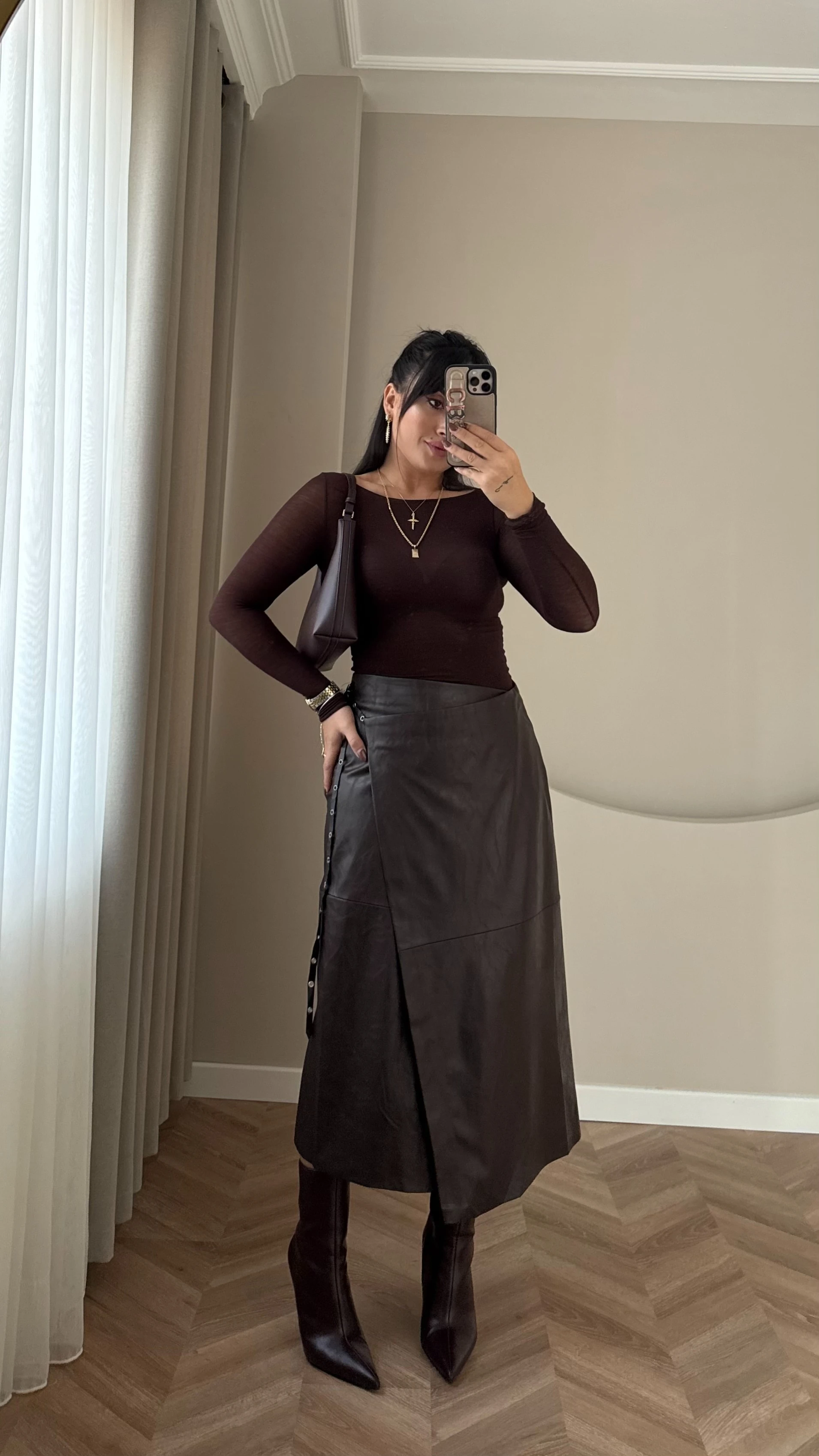 Marka Model Deri Etek