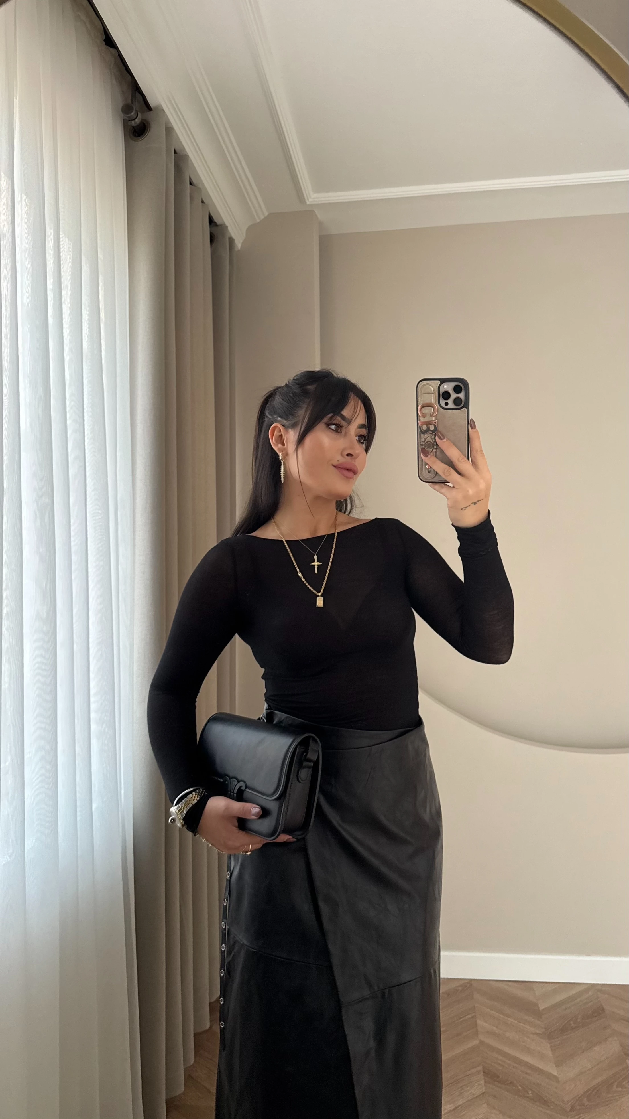 Marka Model Deri Etek