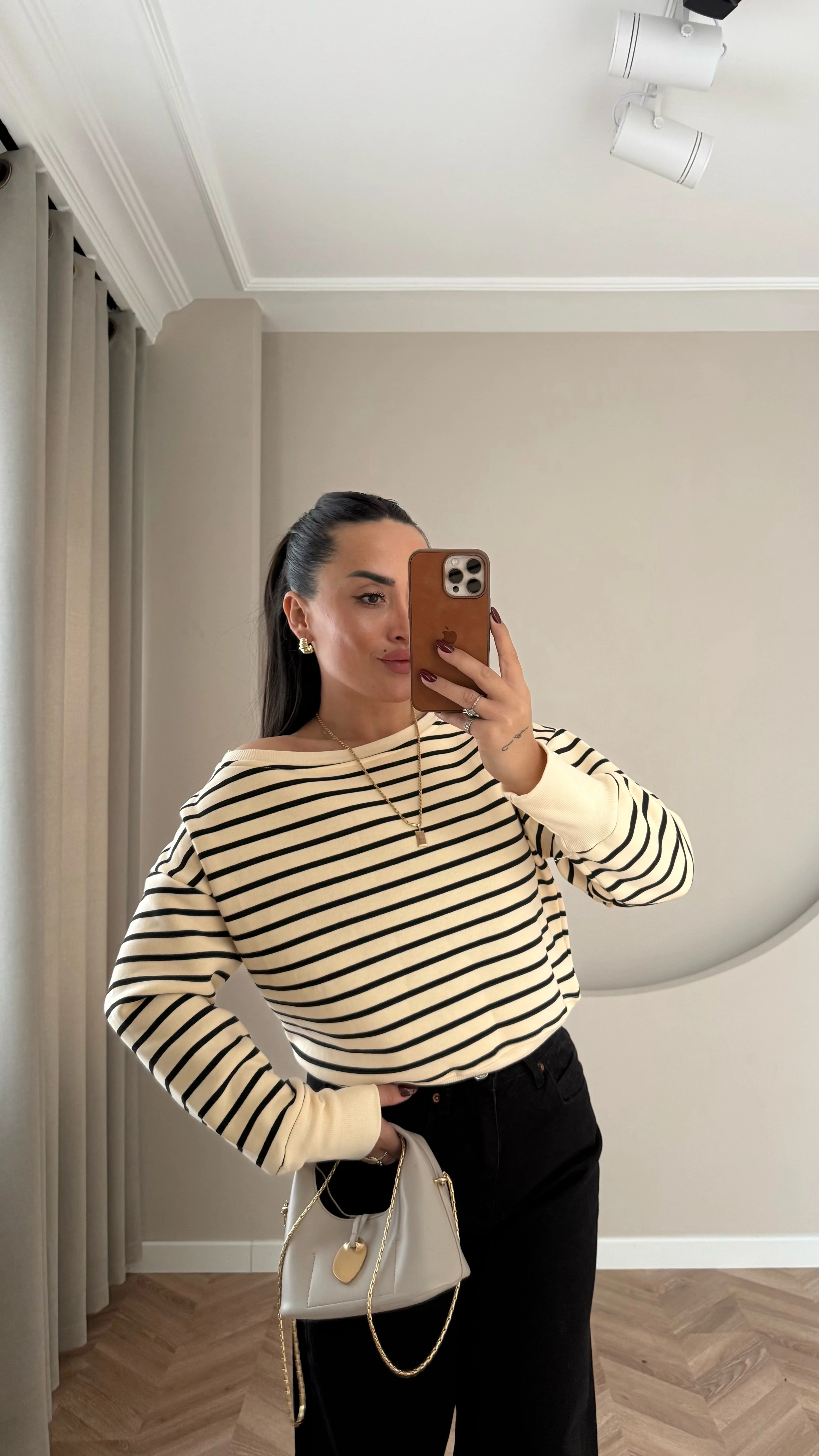 Siyah Krem Çizgili Sweat