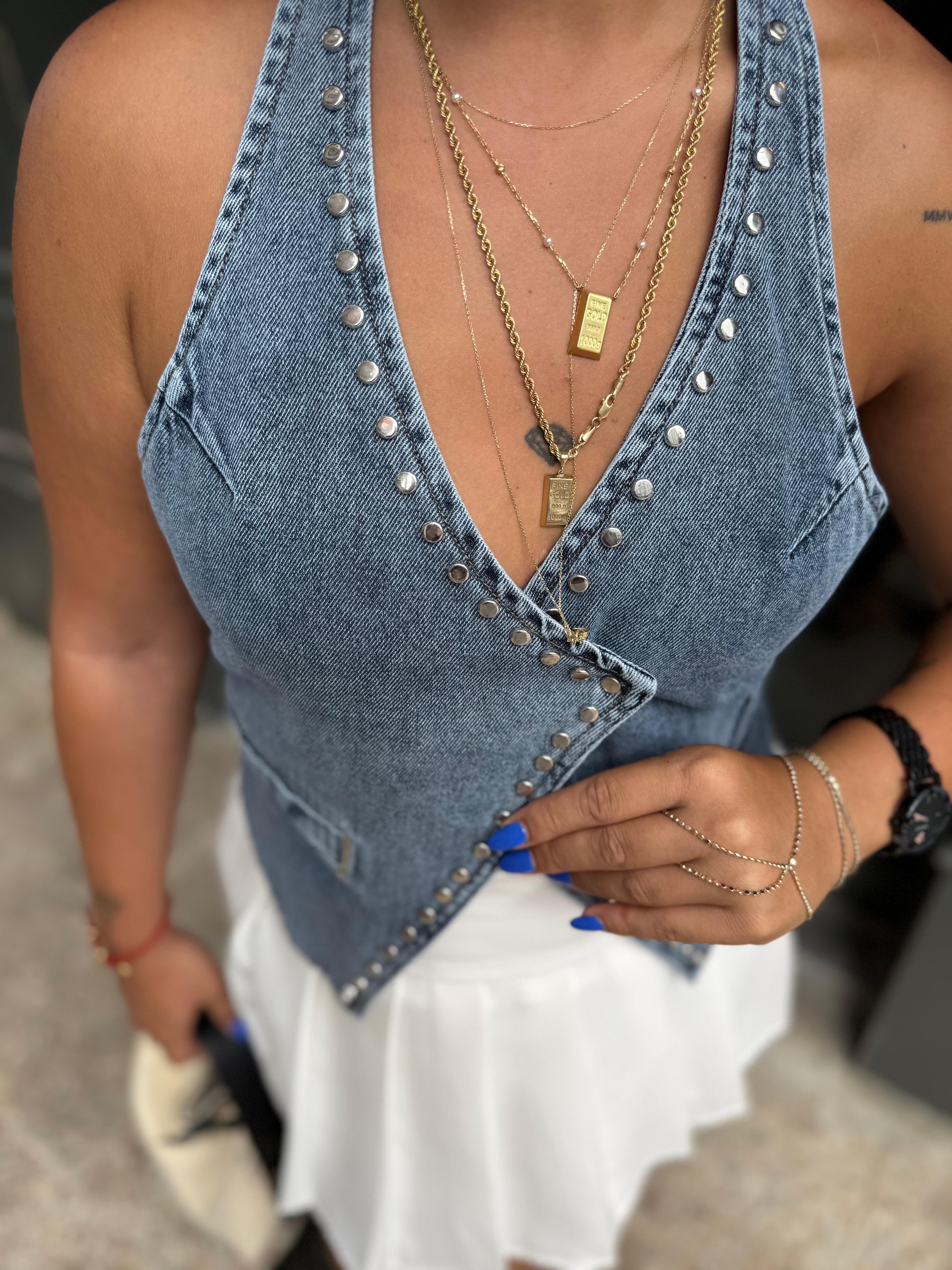 Zımbalı Boyundan Geçirmeli Denim Yelek