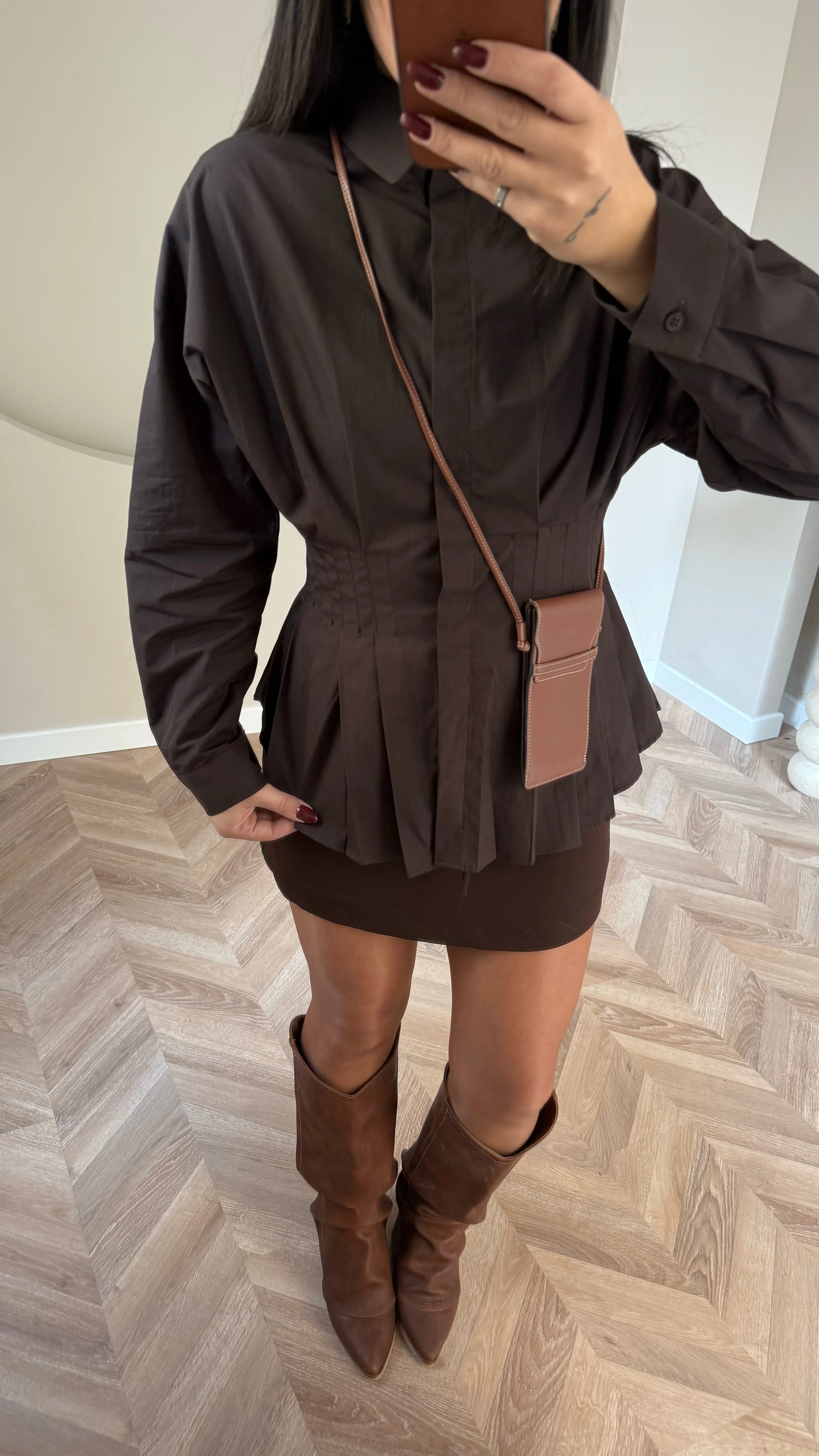 Belden Oturtmalı Pileli Gömlek