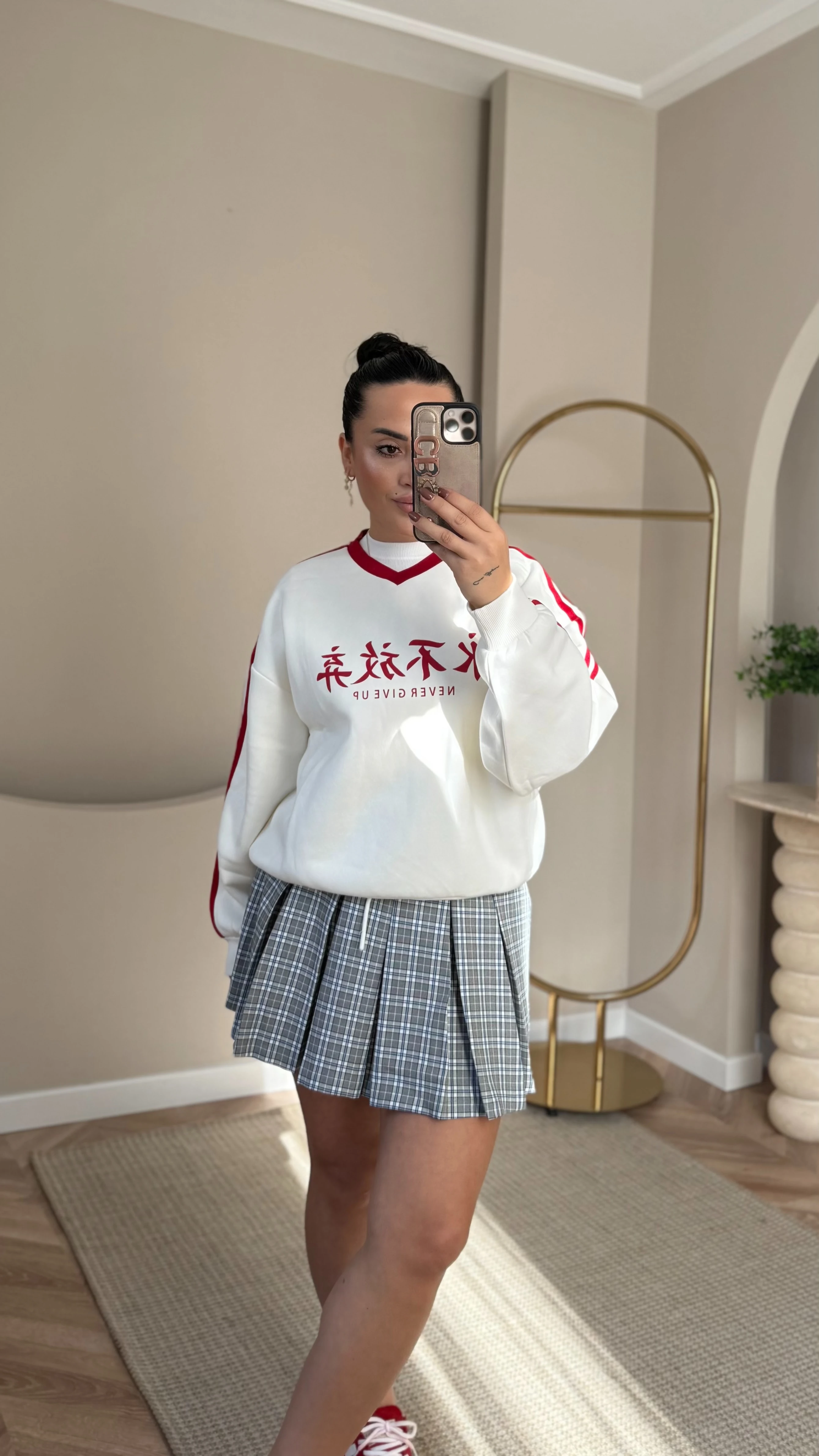 V Yaka Şardonlu Sweat