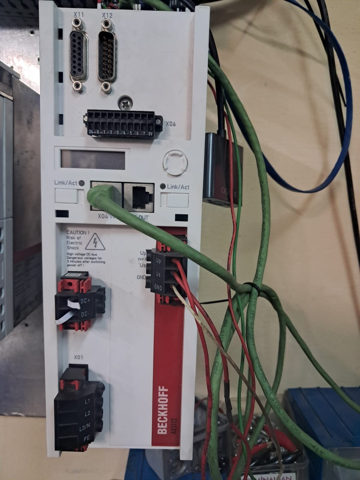 BECKHOFF AX5112 -0000-0200  SERVO SÜRÜCÜ (1*12A-1000Hz)