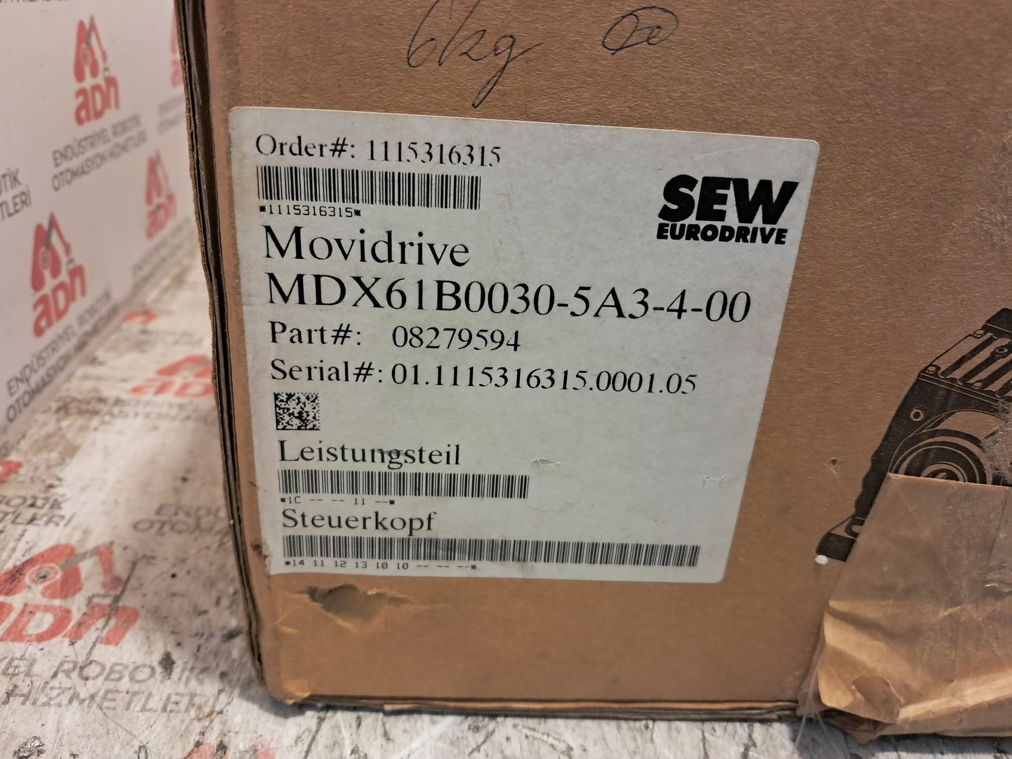 SEW MDX61B0030-503-4-00  SERVO SÜRÜCÜ ( 3kW-6,3A-599Hz)