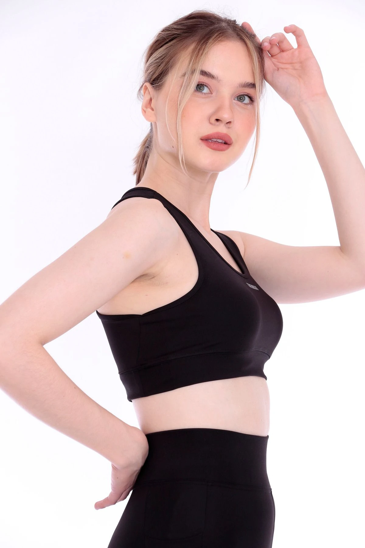 Takım- Siyah Sporcu Büstiyer Ve Yüksek Bel Diz Altı Kapri Golf Dalgıç Tayt