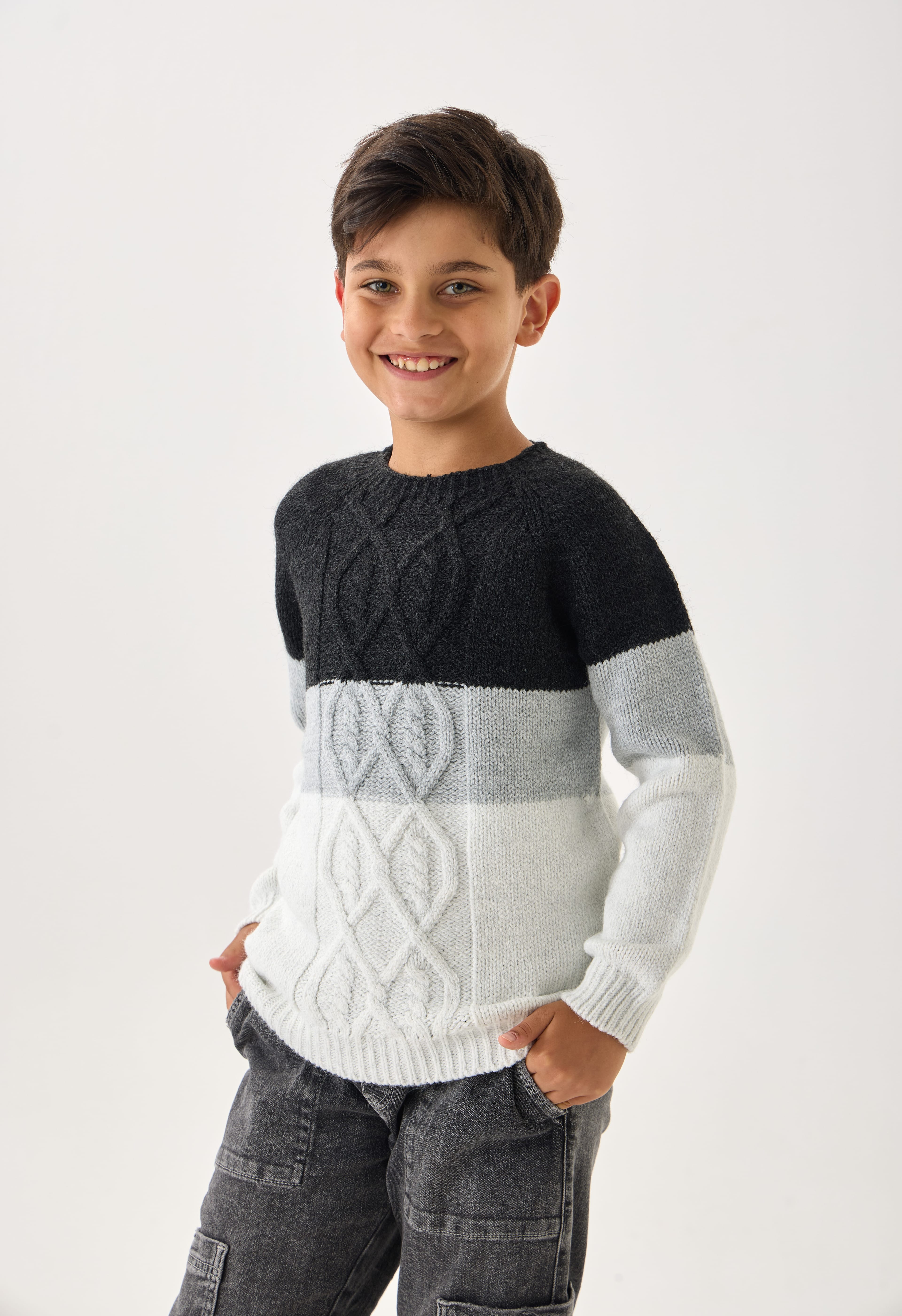 Renk Geçişli Erkek Çocuk Triko Kazak - Modern ve Rahat Tasarım - Antrasit