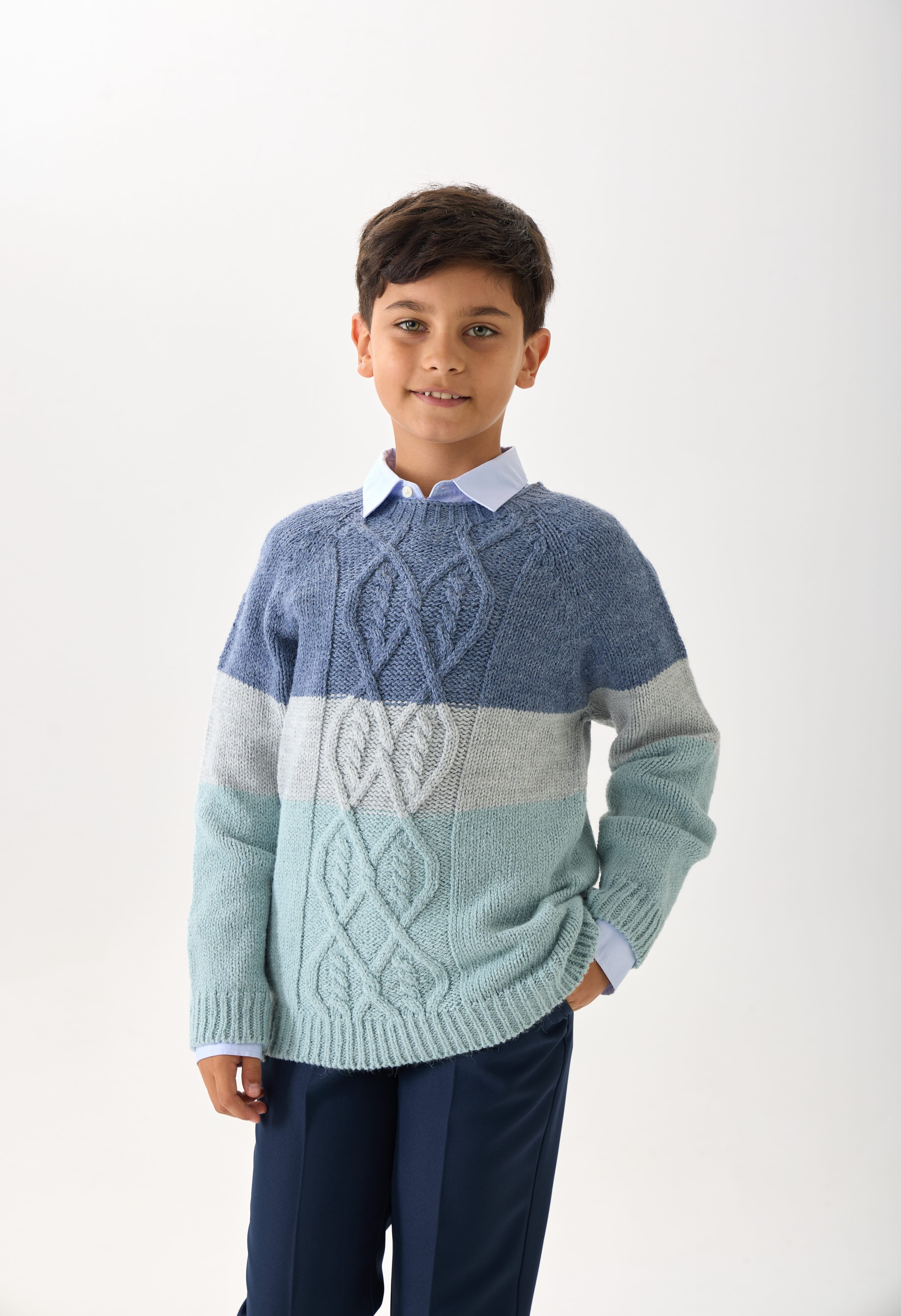 Renk Geçişli Erkek Çocuk Triko Kazak - Modern ve Rahat Tasarım - Mavi