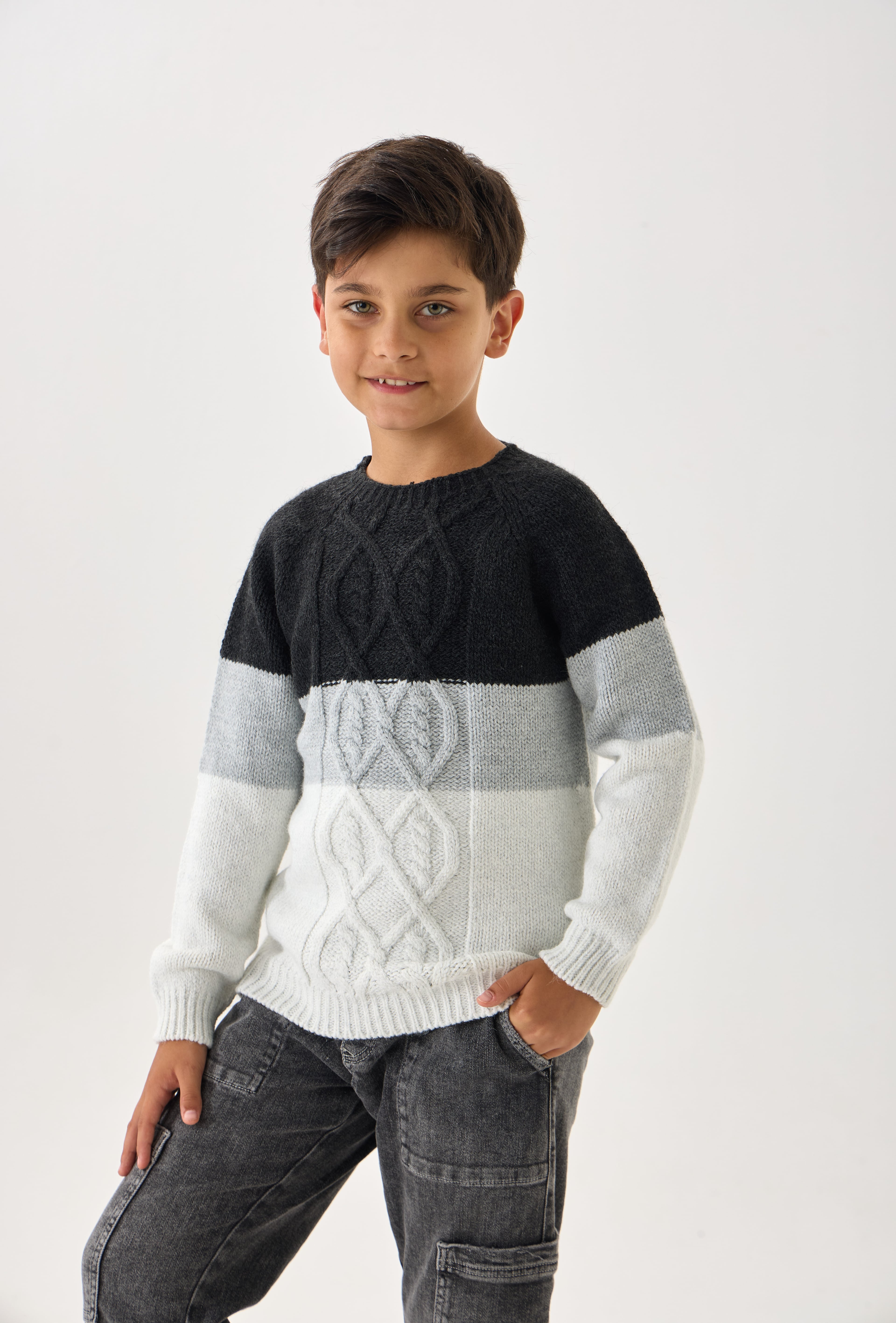 Renk Geçişli Erkek Çocuk Triko Kazak - Modern ve Rahat Tasarım - Antrasit