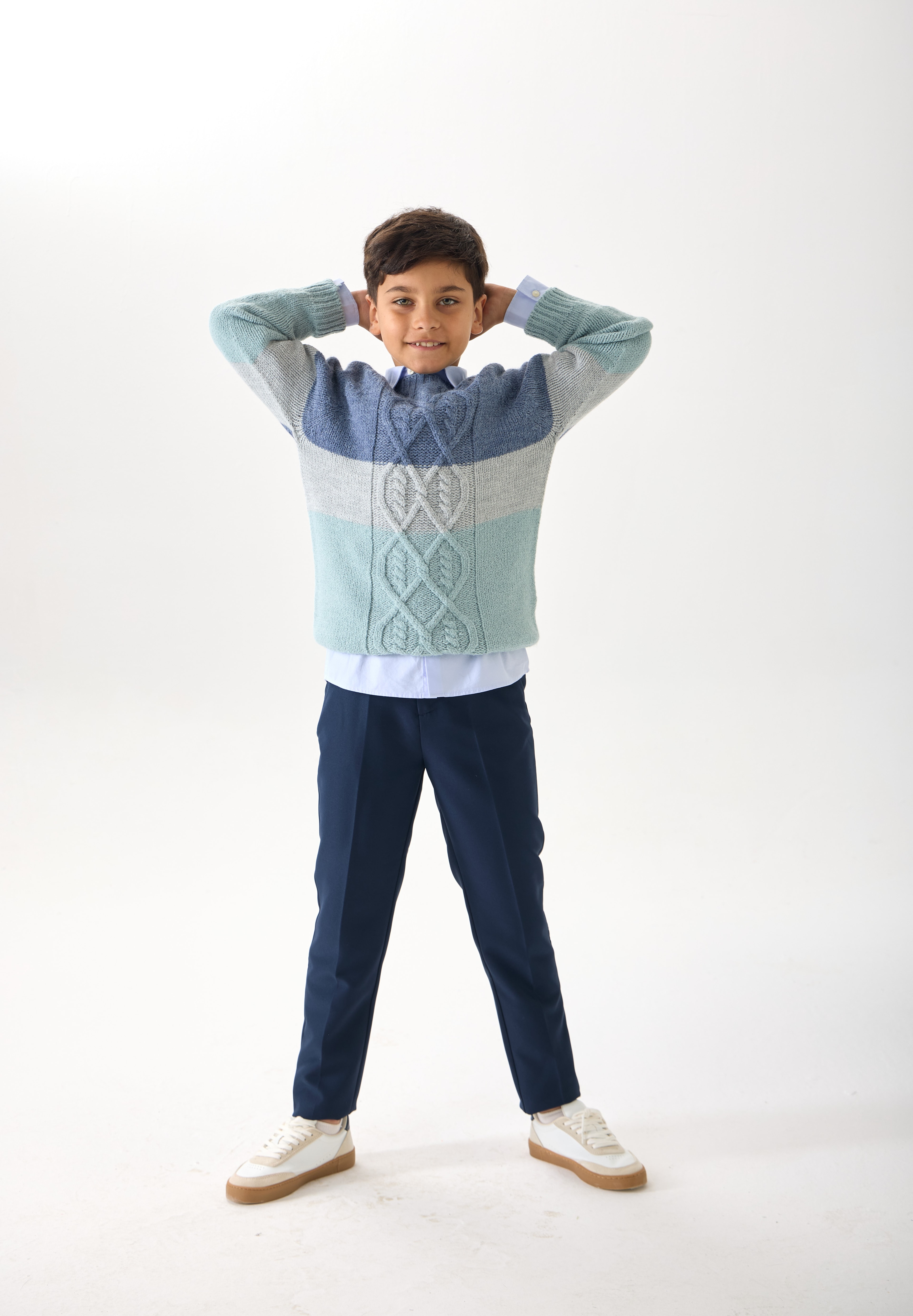 Renk Geçişli Erkek Çocuk Triko Kazak - Modern ve Rahat Tasarım - Mavi
