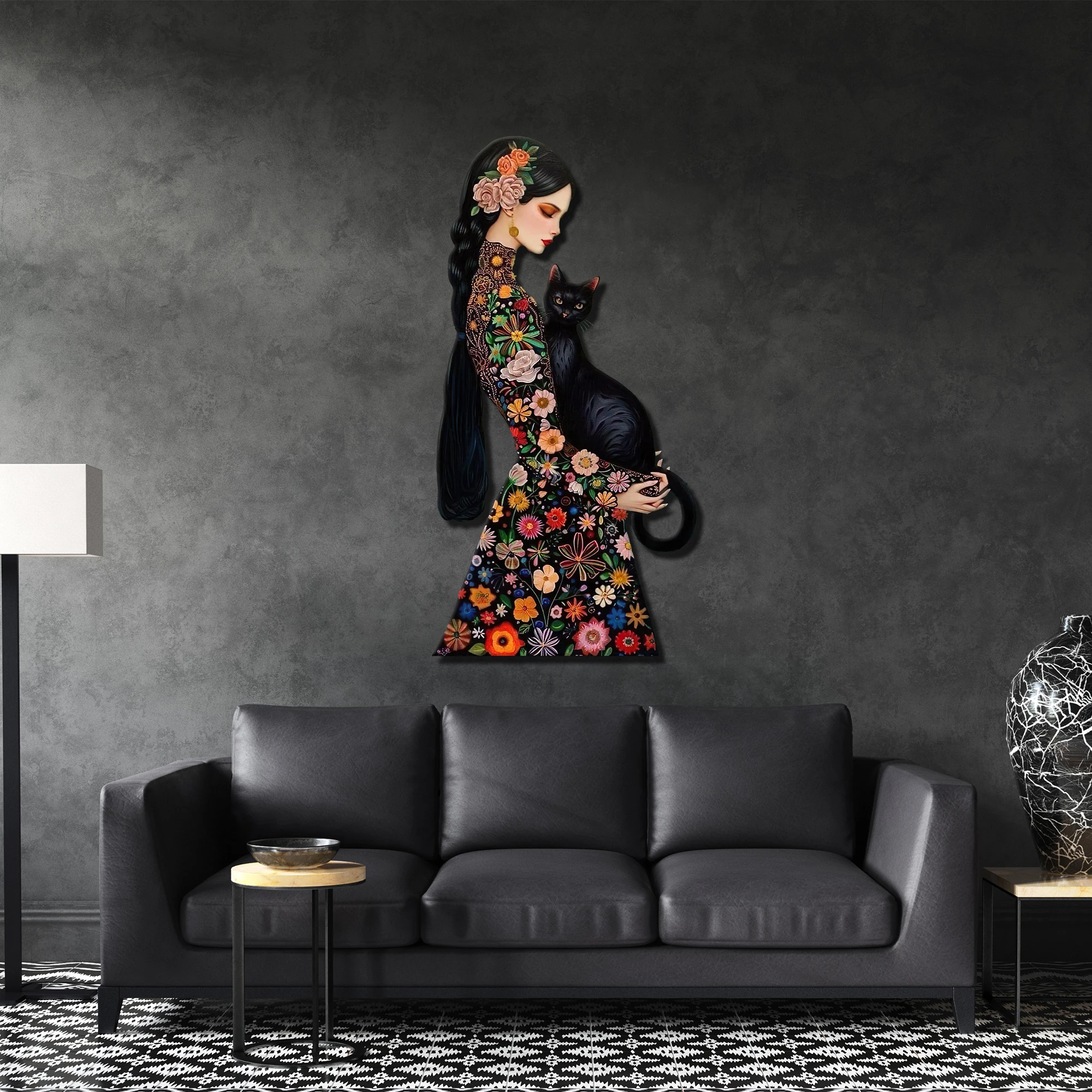 Kadın ve Kedi Temalı Dekoratif Metal Tablo - Çiçek Desenli Duvar Dekoru