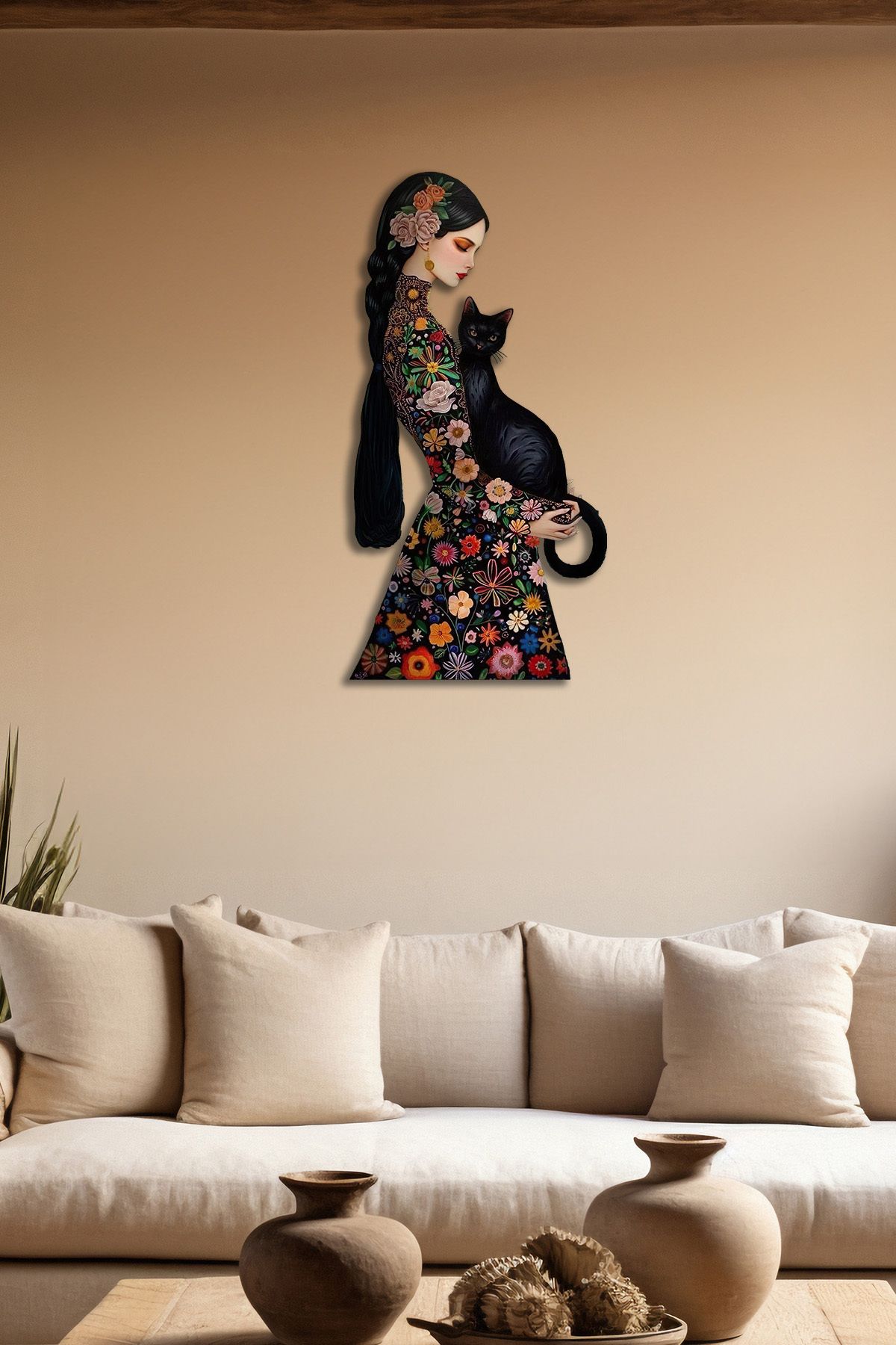 Kadın ve Kedi Temalı Dekoratif Metal Tablo - Çiçek Desenli Duvar Dekoru