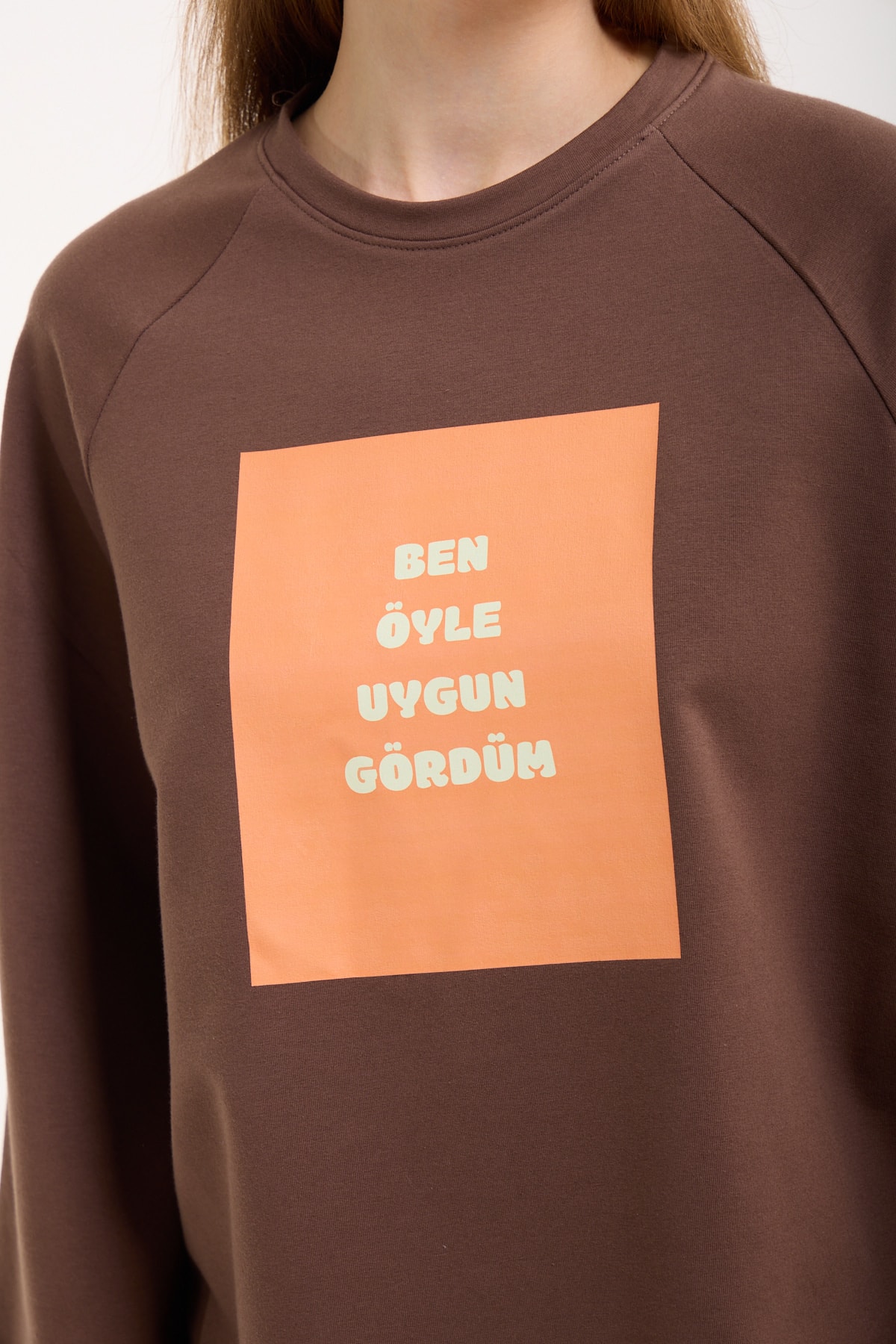 Basic Yazılı Crop - Kahve
