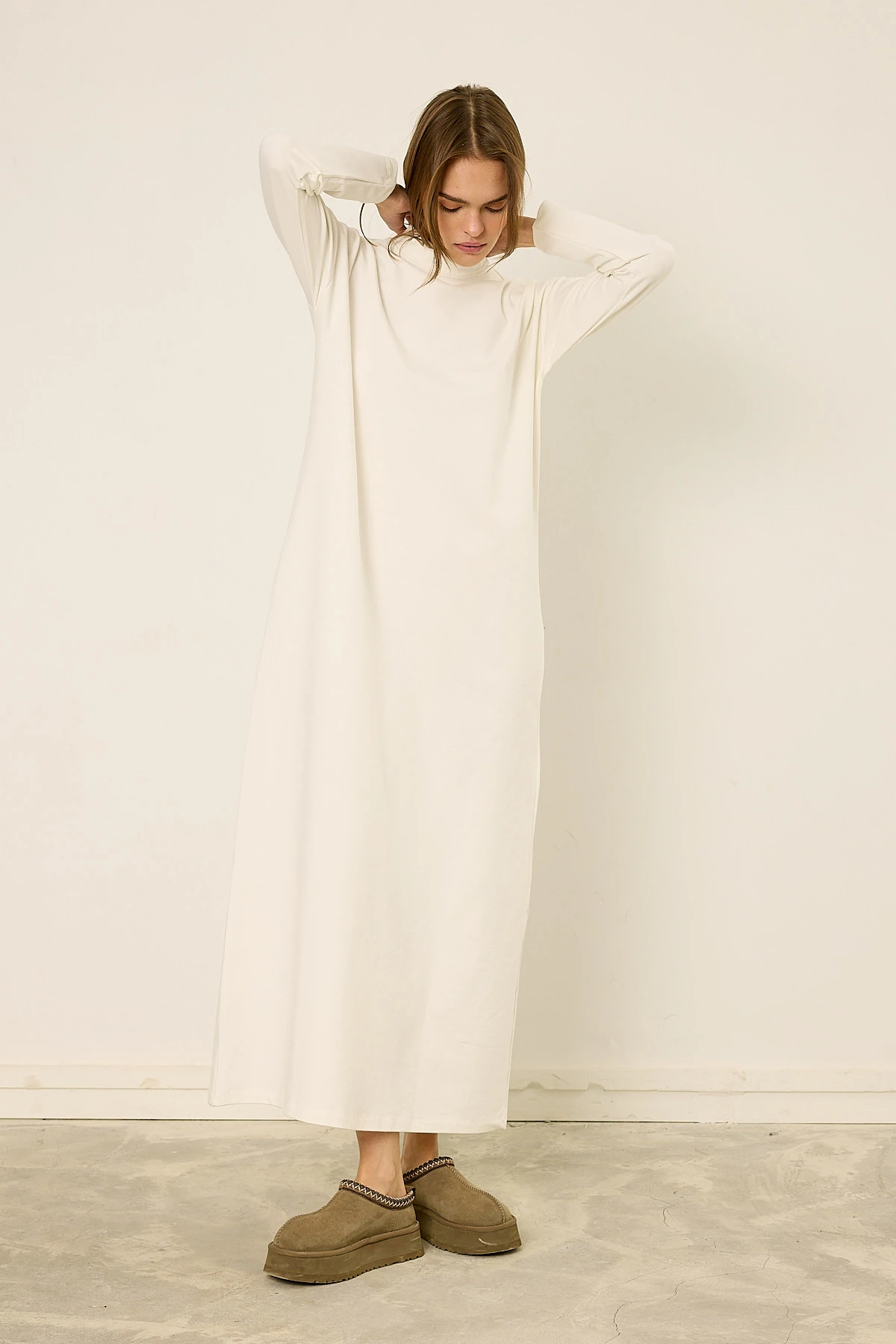 Pamuklu Uzun Kol Elbise 