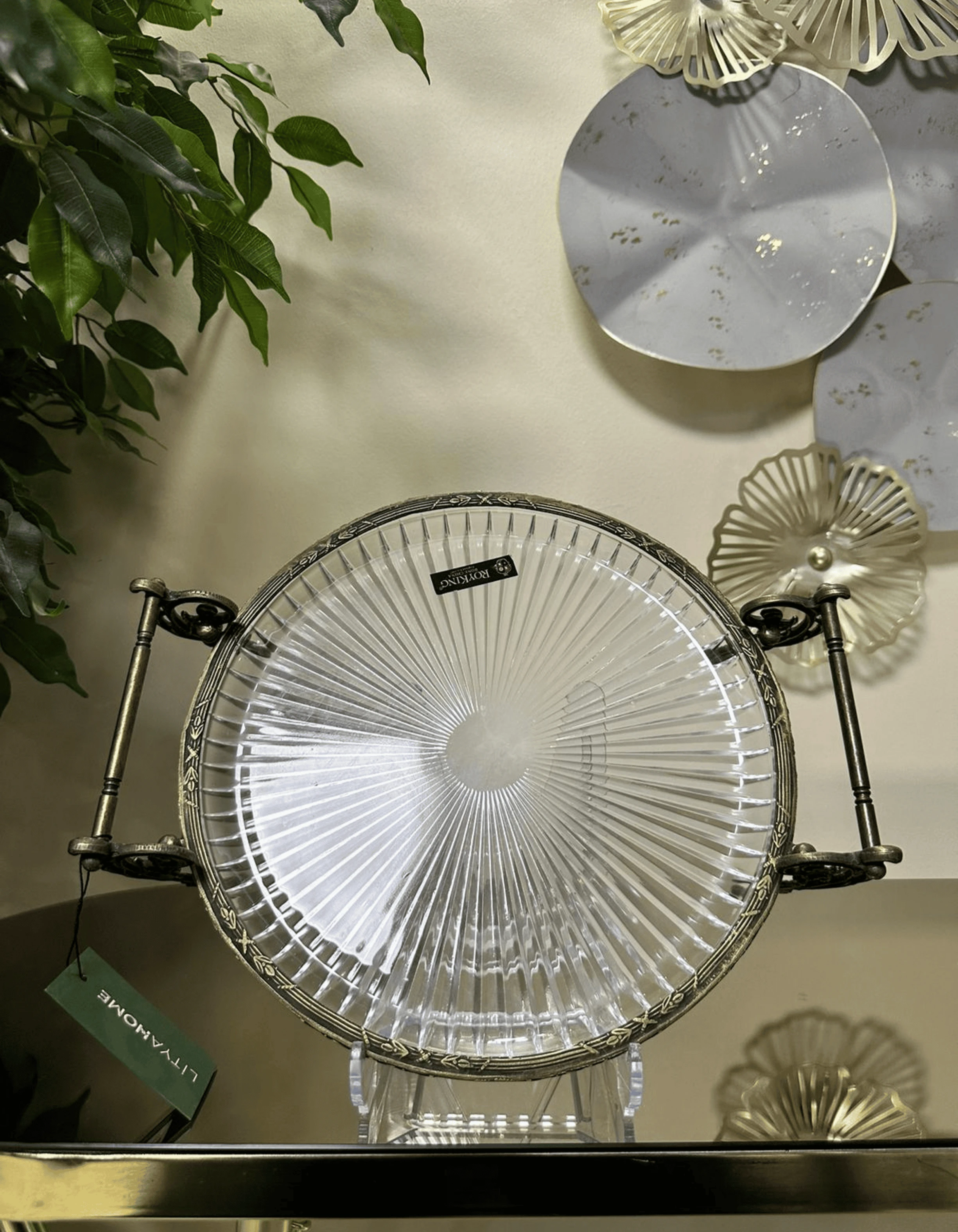 Döküm Metal Çerçeveli Kulplu Cam Sunum Yuvarlak Tabak