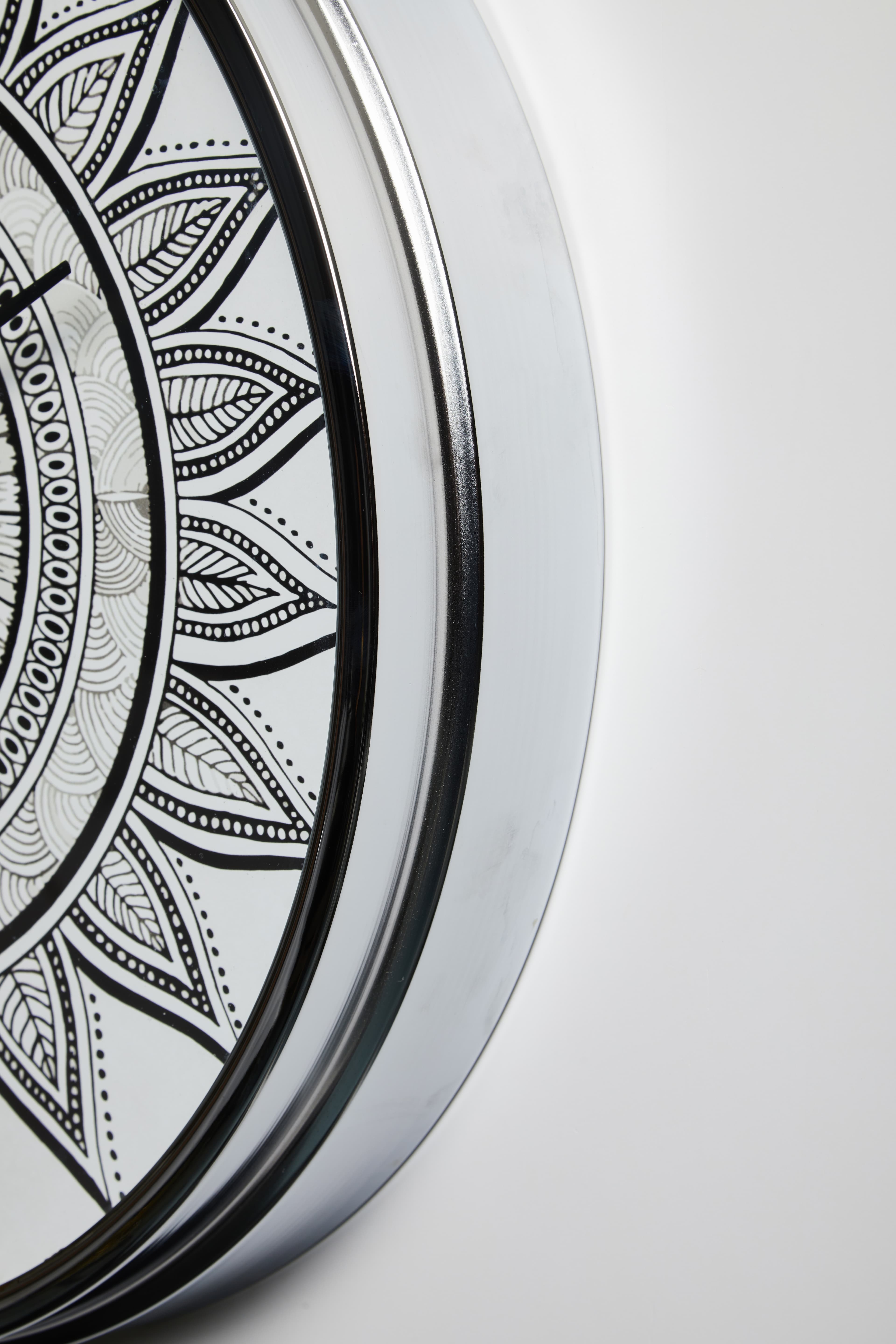 Luna Silver – Çarklı Metal Duvar Saati (60 cm)
