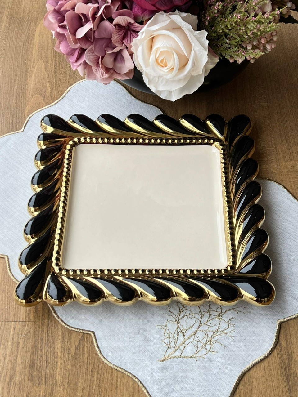 Porselen Siyah/Gold Yaldızlı İthal Kare Servis Tabak