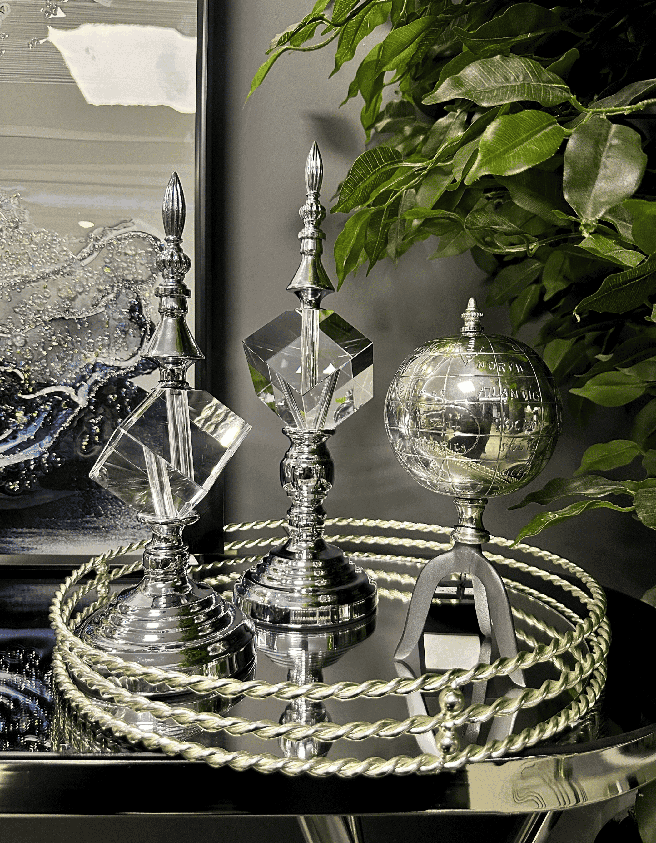 Burgulu Metal Gümüş Dekoratif Tepsi