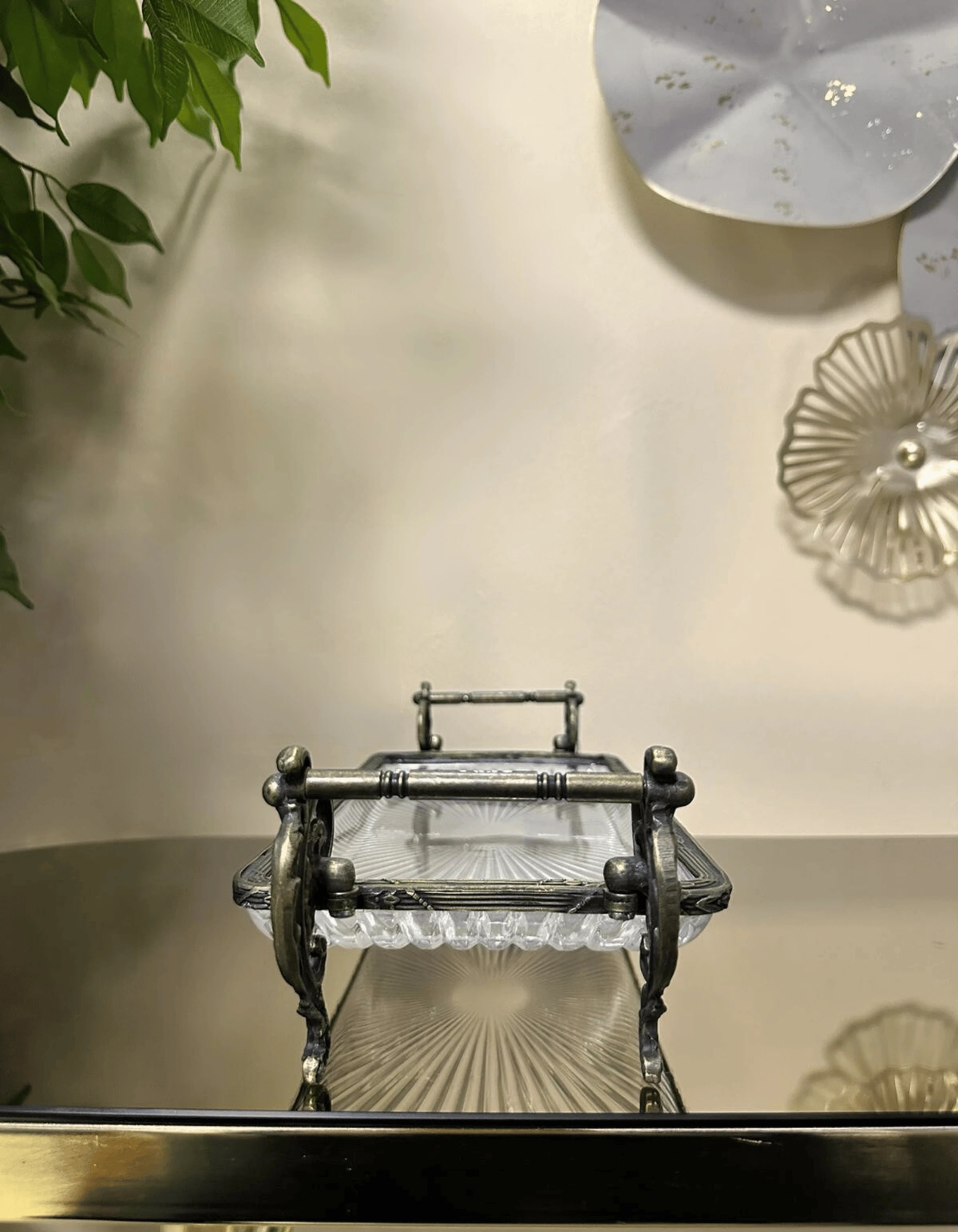 Döküm Metal Çerçeveli Kulplu Cam Sunum Dikdörtgen Tabak