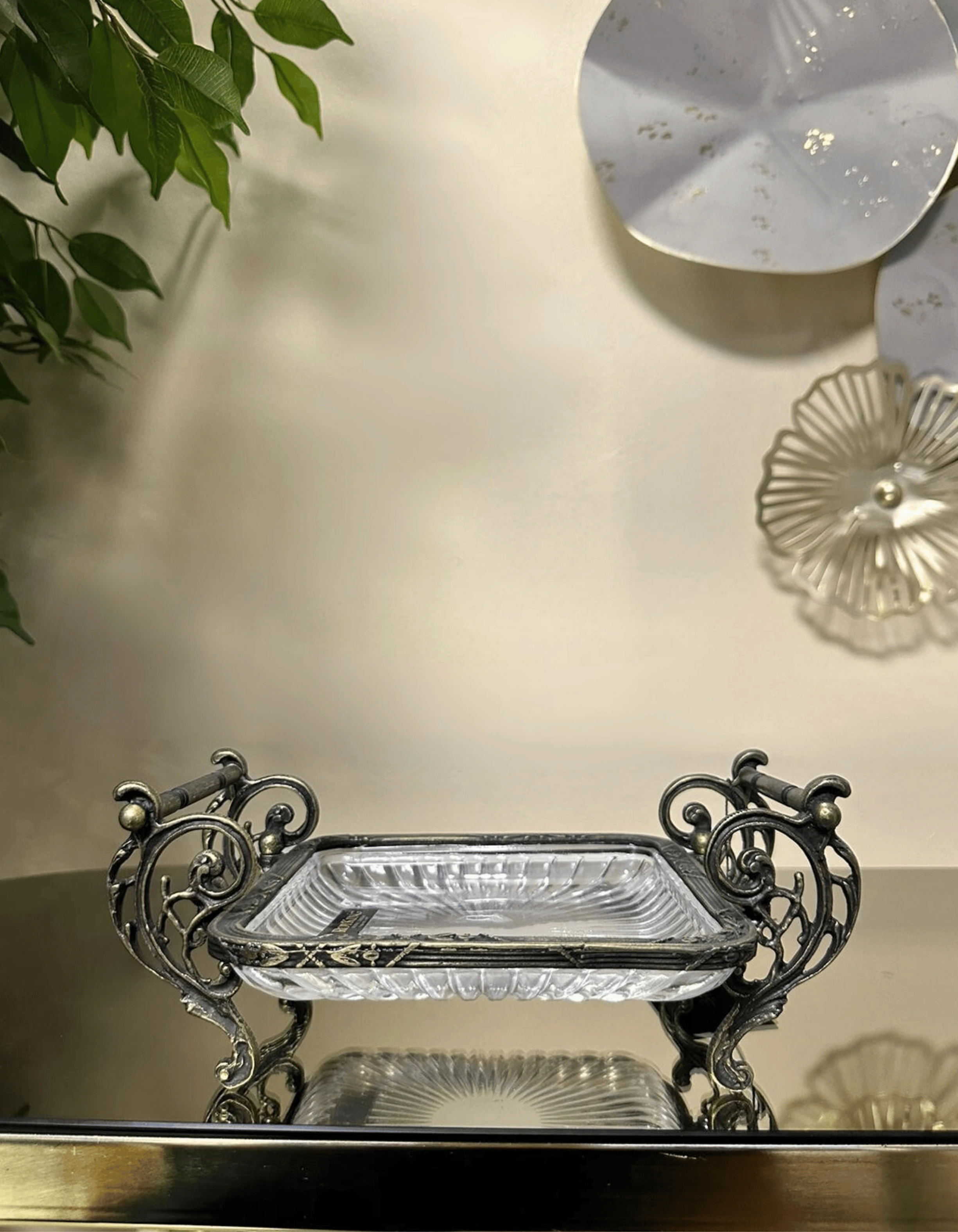 Döküm Metal Çerçeveli Kulplu Cam Sunum Ufak Kare Tabak 