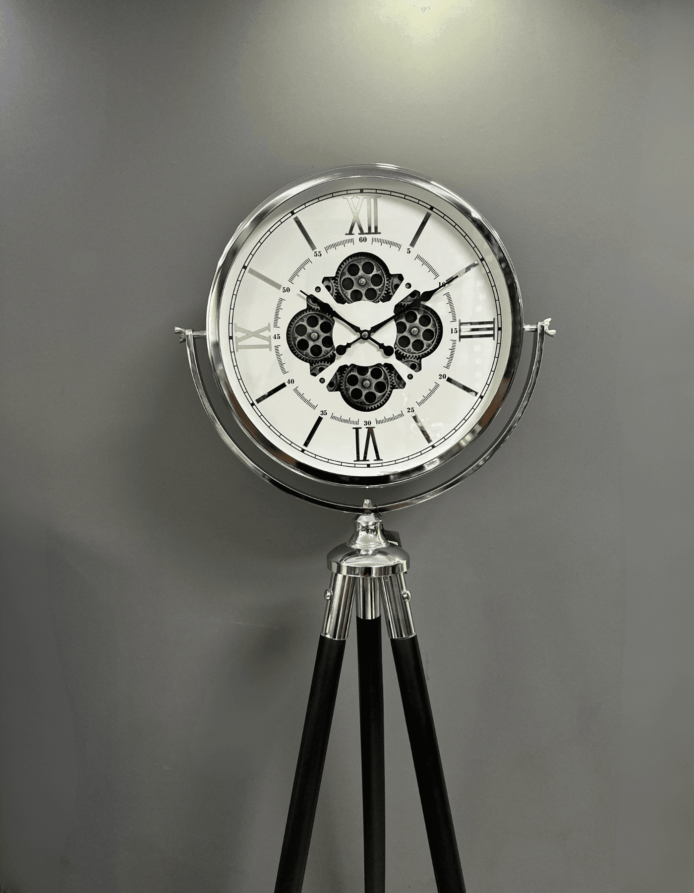 Metal Kasa Ahşap Ayak Çarklı Silver Tripod Saat