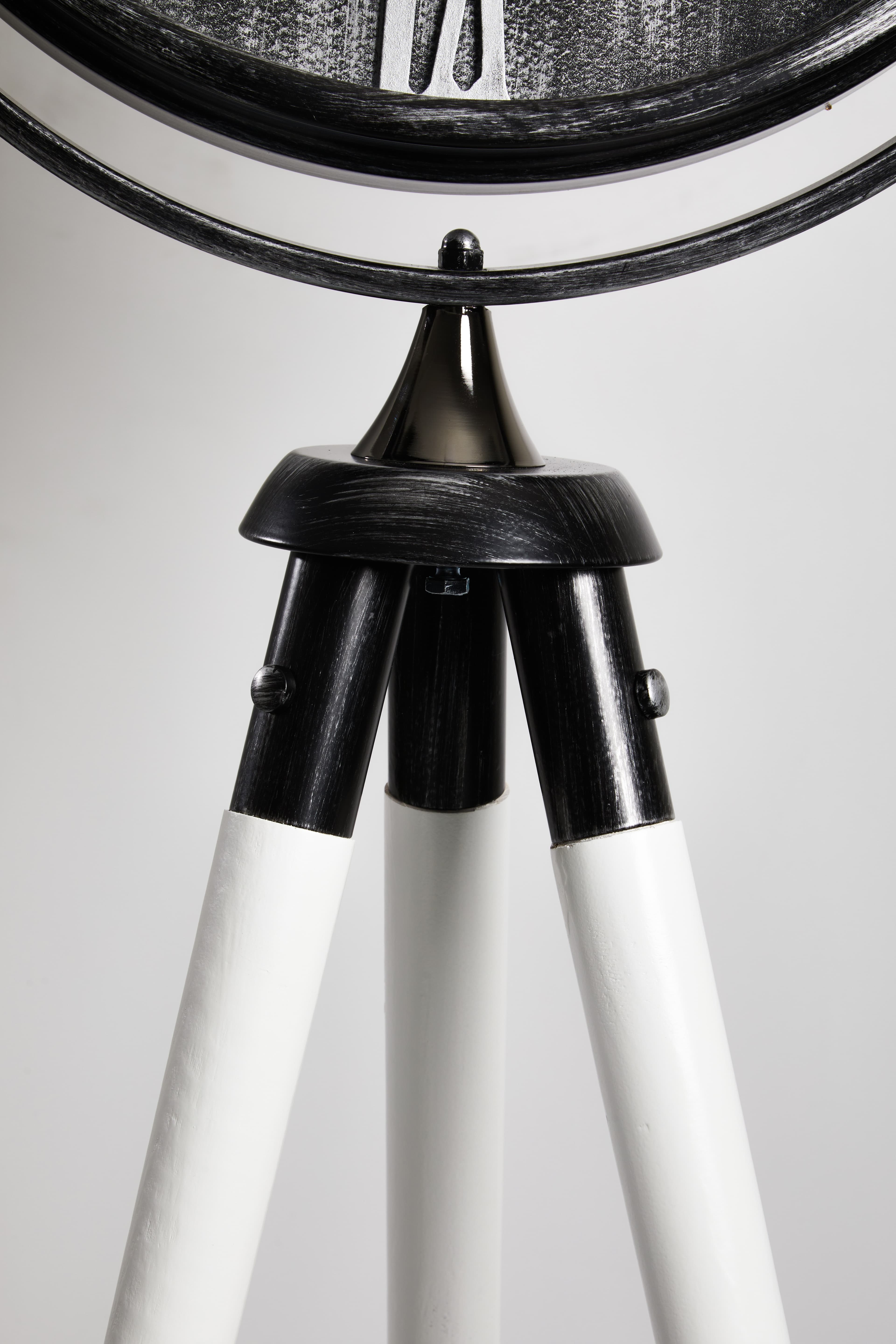 Polar Globe – Siyah Eskitme Tripod Çarklı Saat (165 cm)