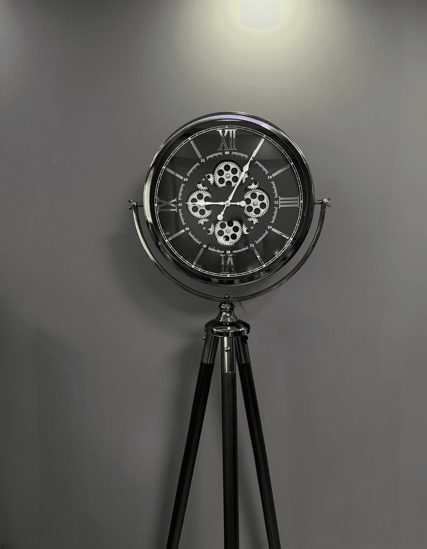 Metal Kasa Ahşap Ayak Çarklı Füme Tripod Saat
