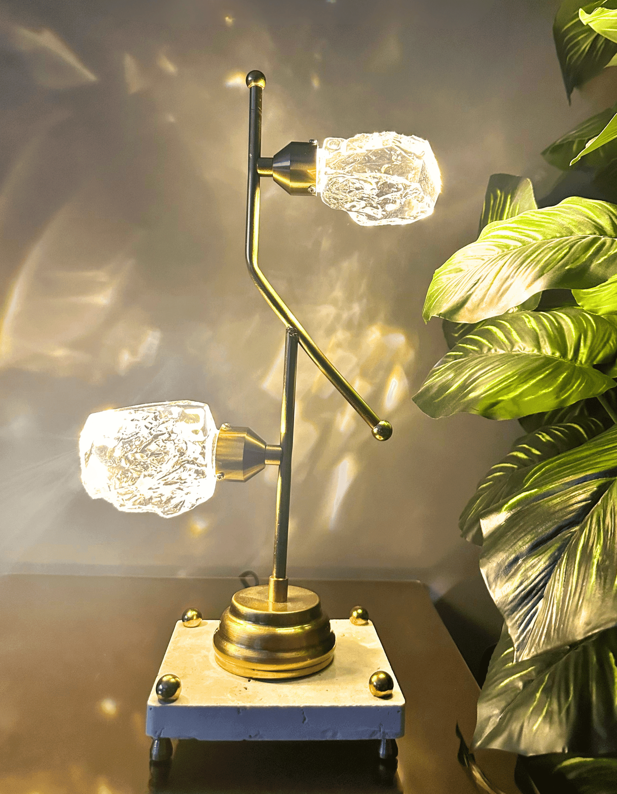 Modern Luxury Kristalize Camlı Metal Gövde Mermer Büst Lamba
