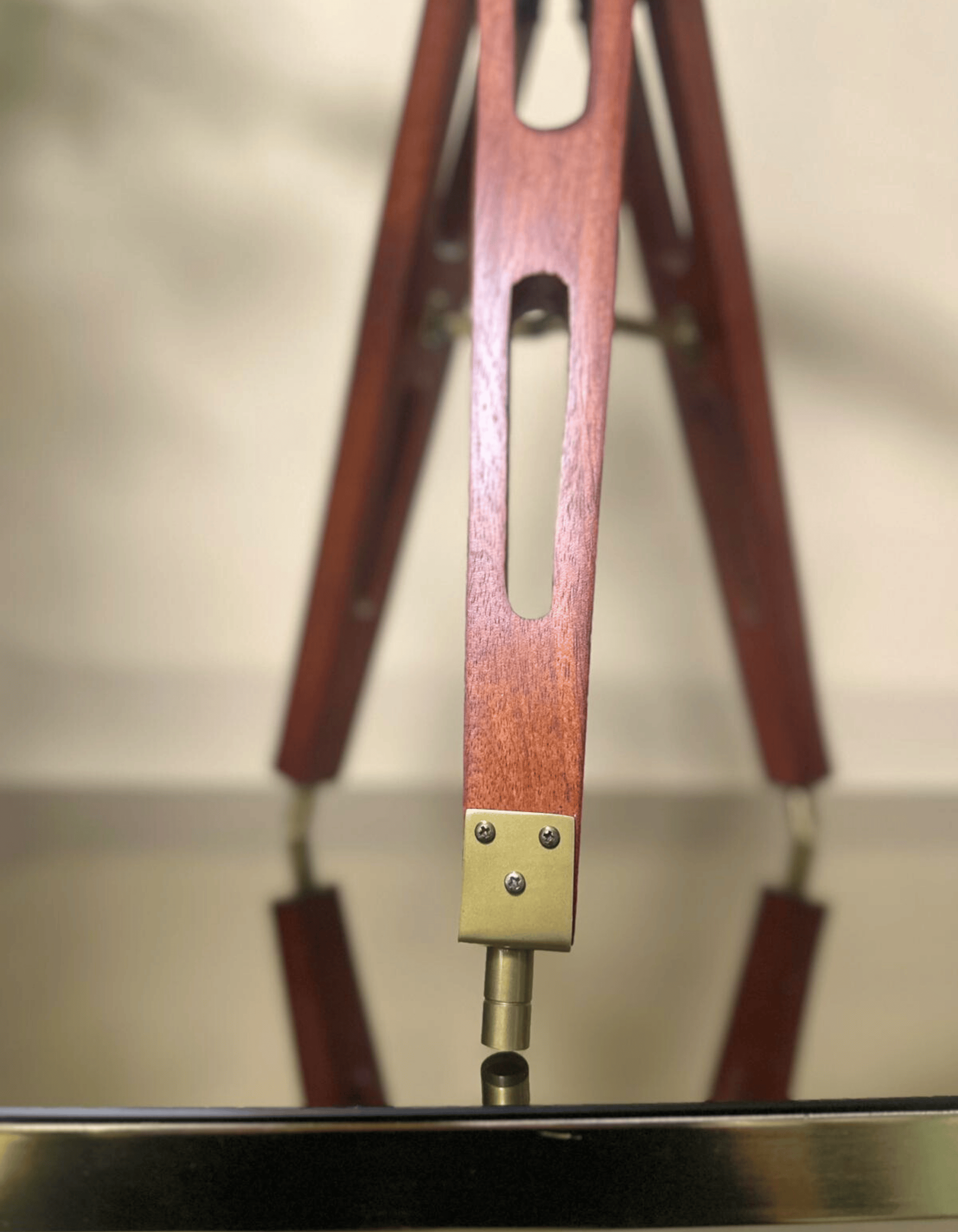 Ahşap Ayaklı Eskitme Renk Metal Teleskop Dekor 57 CM