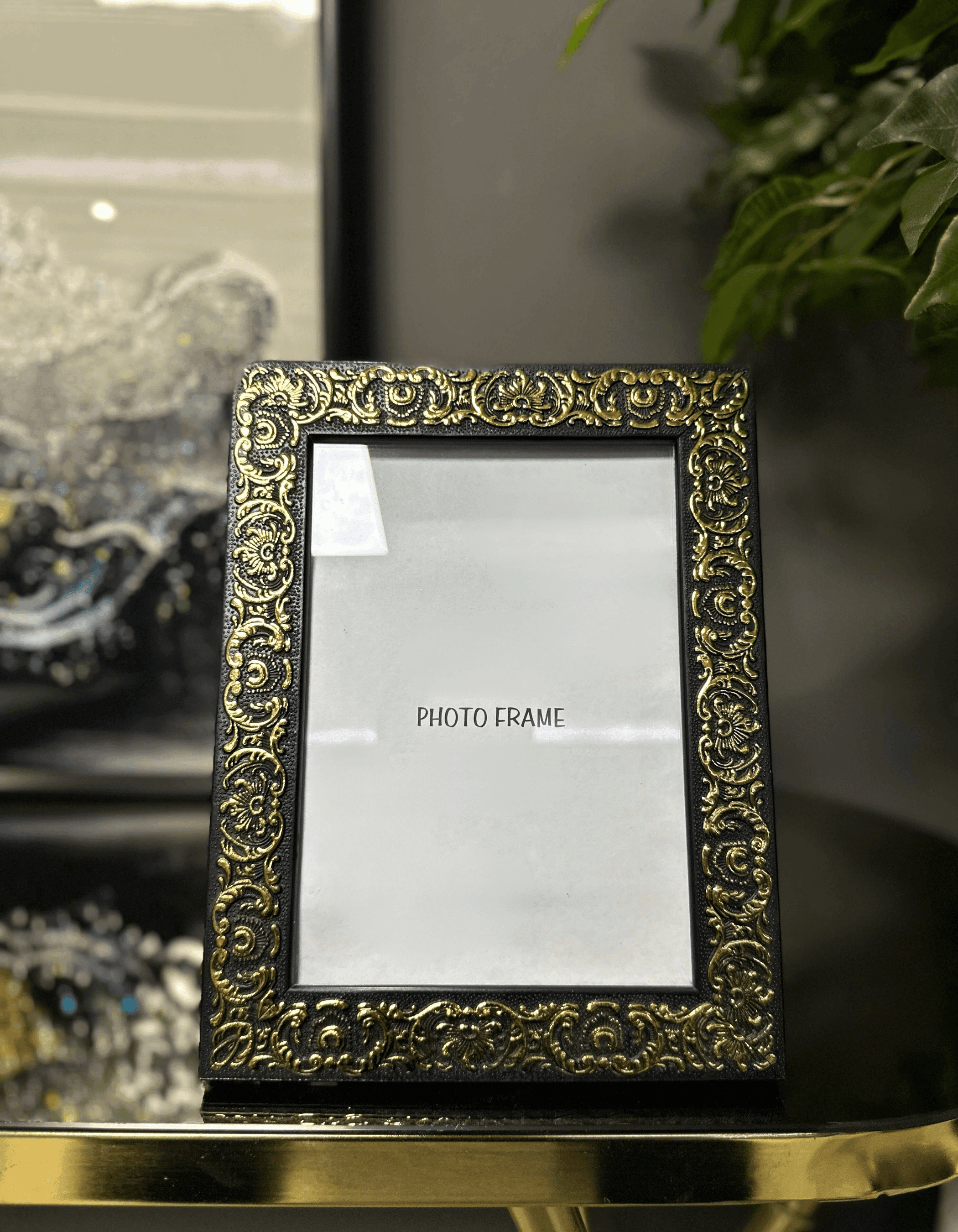 Siyah Gold Detaylı Dekoratif Çerçeve
