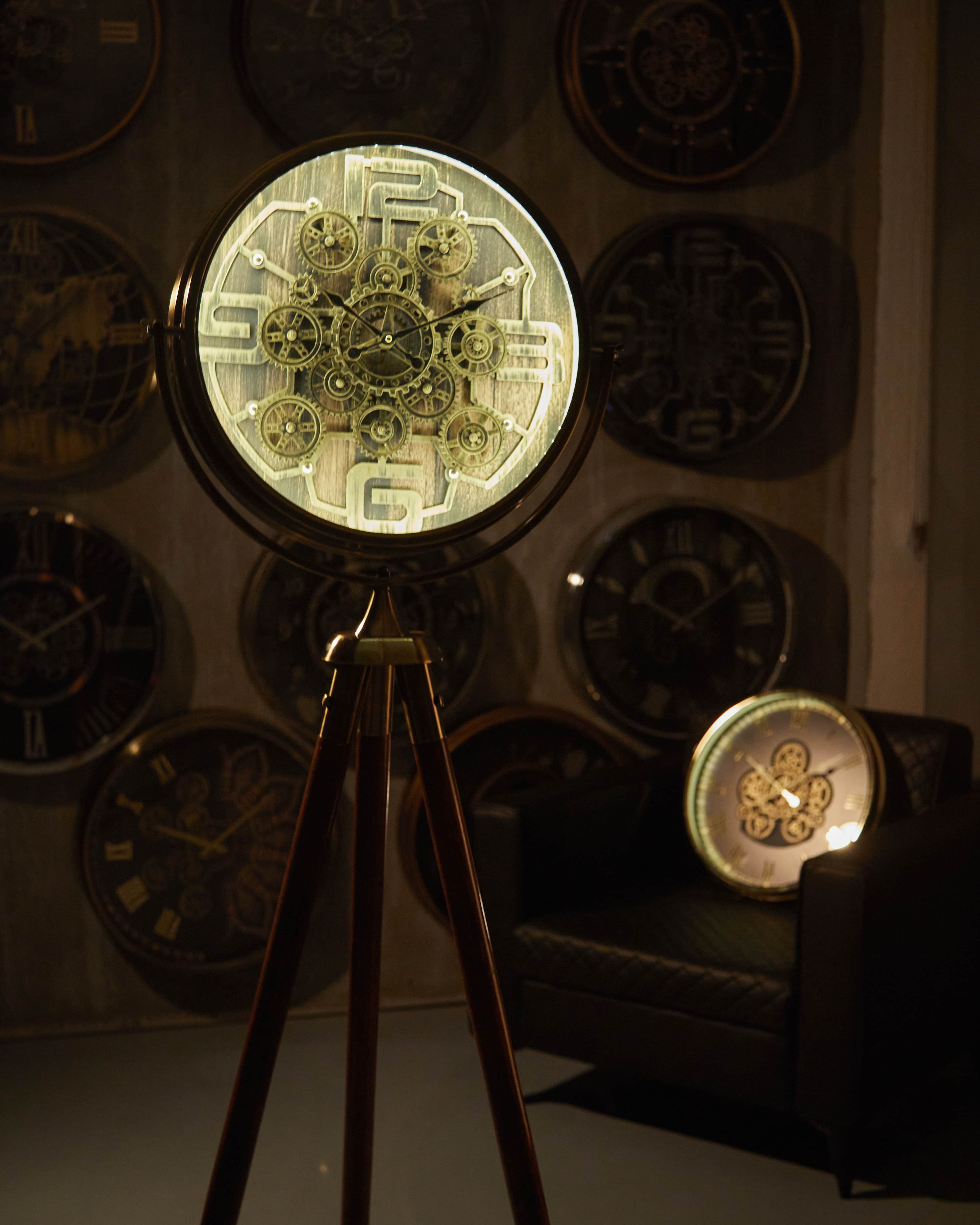 Vintage Tripod LED Çarklı Metal Saat – 165 cm
