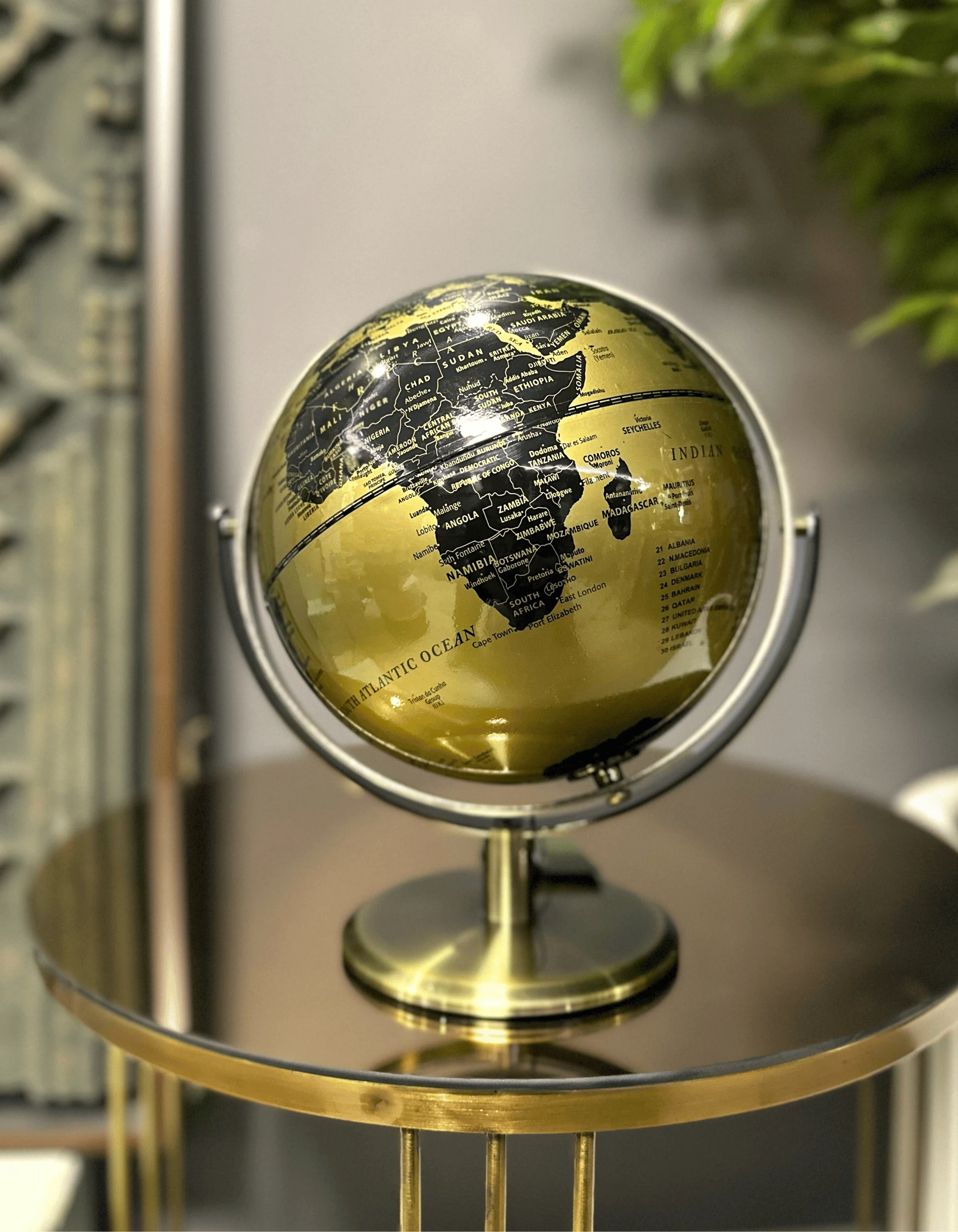 Metal Gövdeli Siyah Dünya Küre 19x15 CM