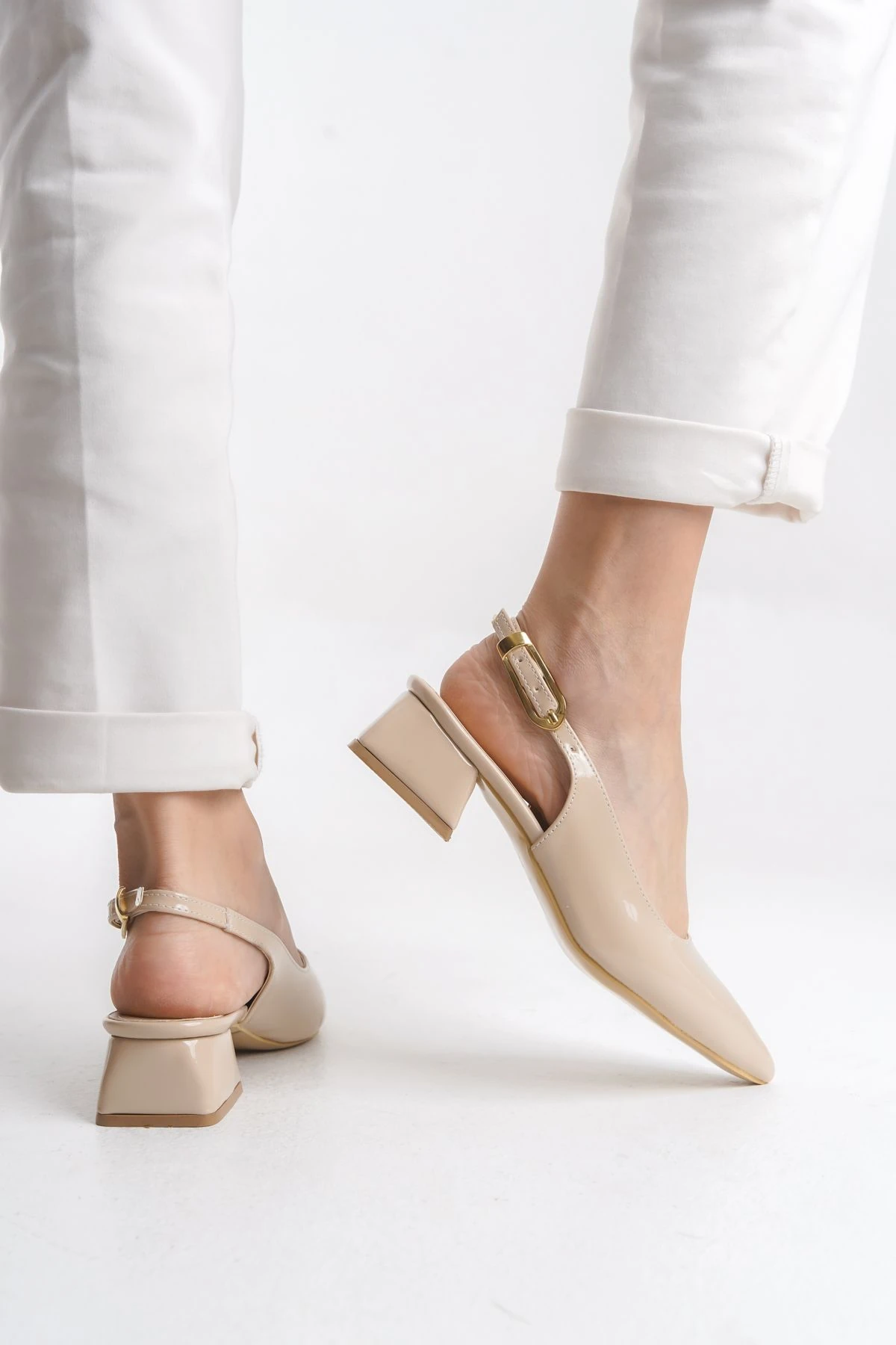 Yandan Toka Detaylı Rugan Kadın Abiye Klasik Kalın Alçak Topuklu Ayakkabı