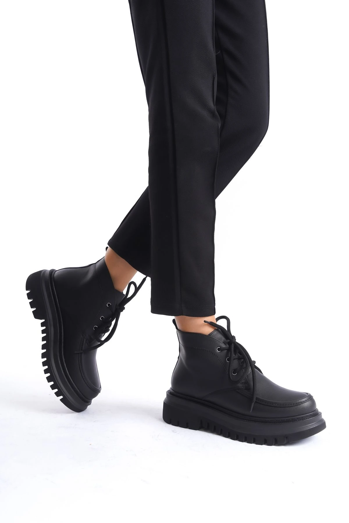 Cilt Yüksek Taban Bağcıklı Kadın Kısa Bot Bootie