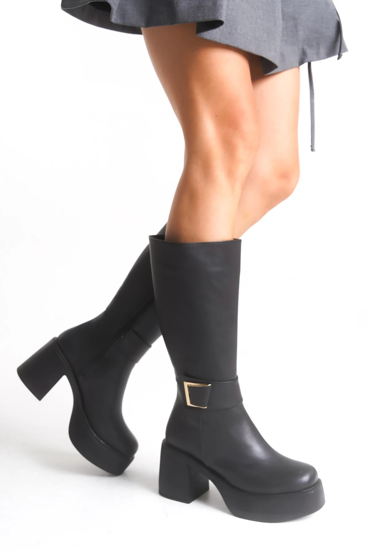 Deri Görünümlü Gold Tokalı Kalın Yüksek Platform Topuklu Fermuarlı Uzun Kadın Siyah Çizme