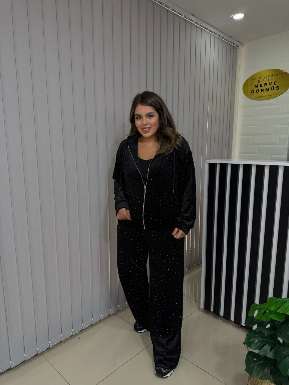 Kadife Taşlı Takım