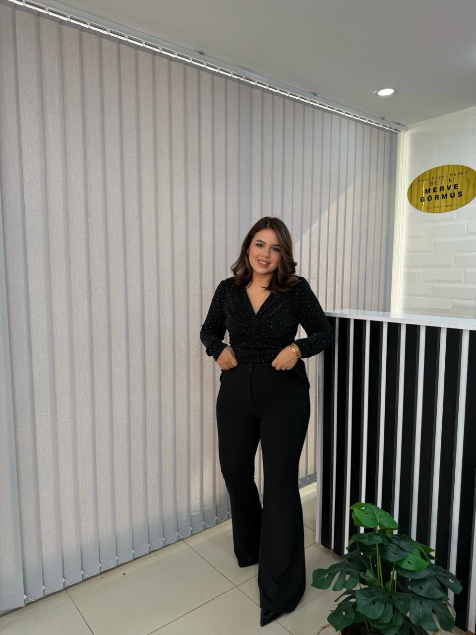 Lipa Kruvaze Simli Taşlı Bluz