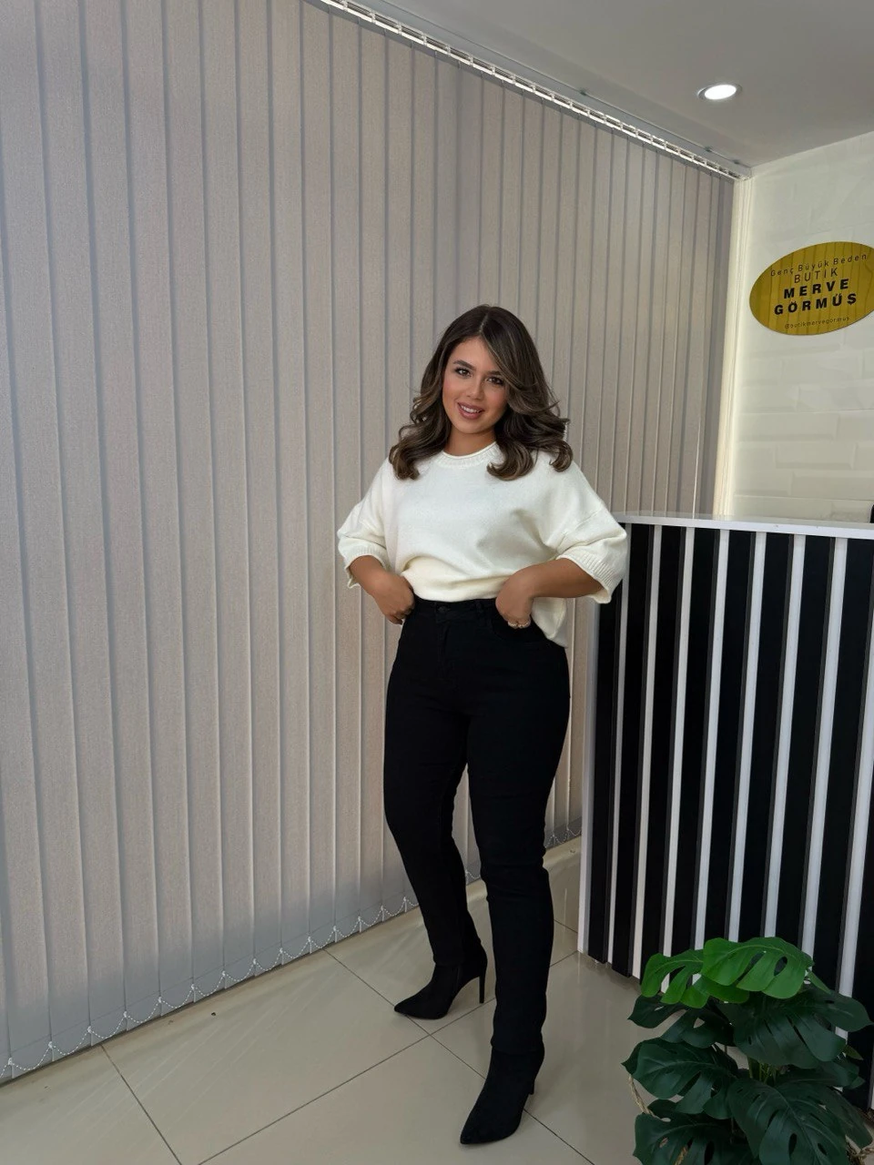 Livy Düz Paça Likralı Yüksek Bel Jean