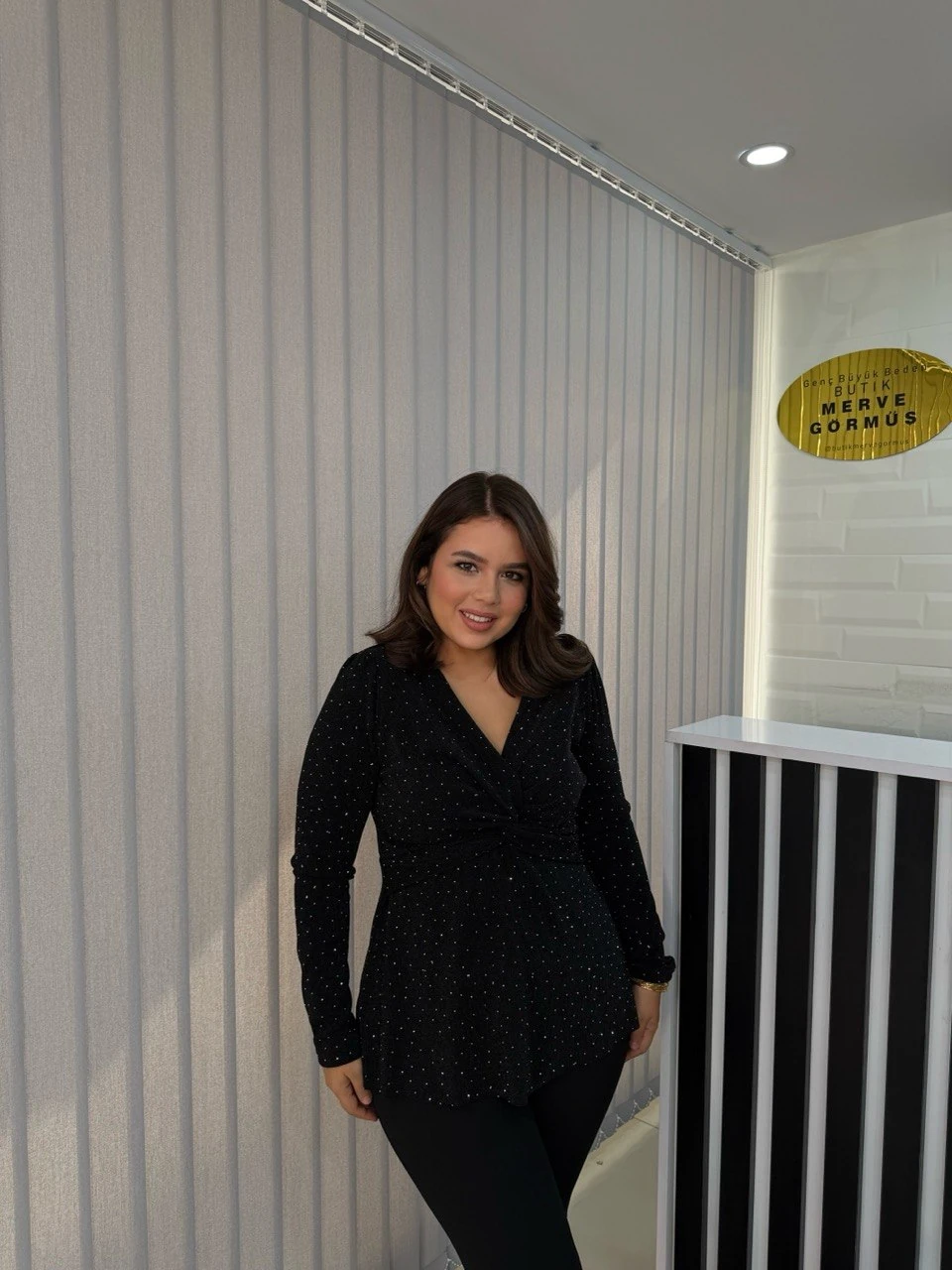 Lipa Kruvaze Simli Taşlı Bluz - Siyah