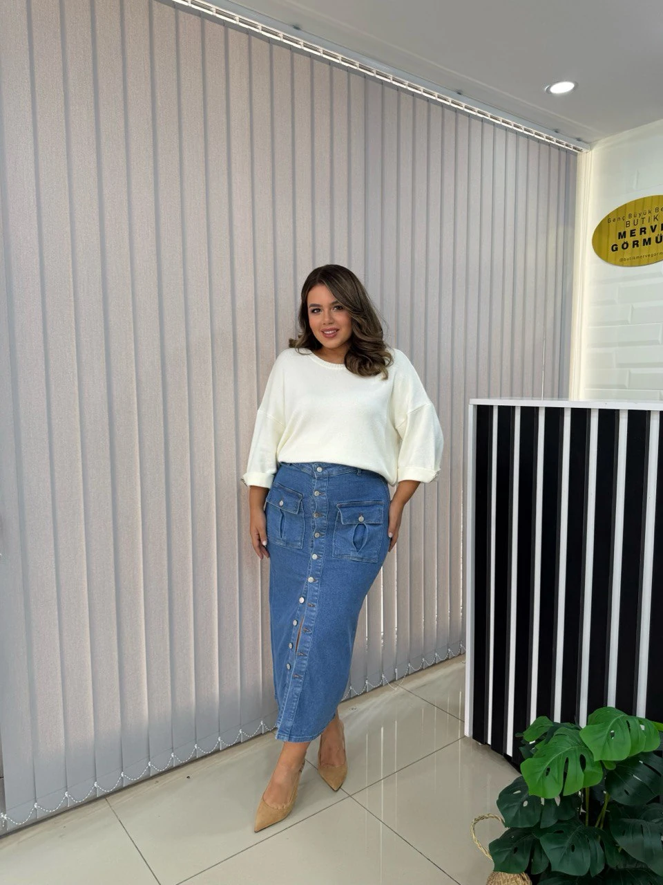 Önü Cepli Düğmeli Dar Kalıp Kot Etek