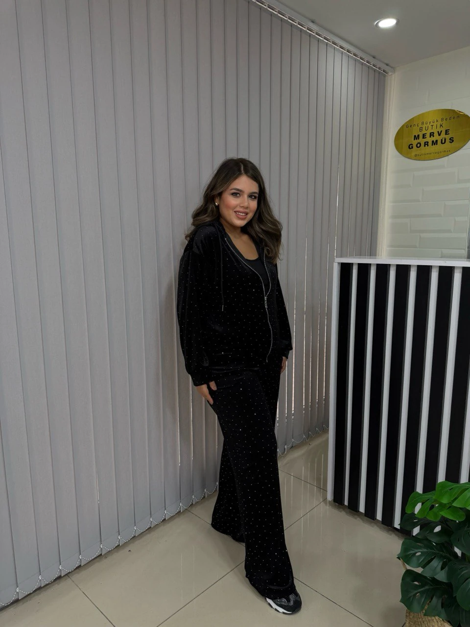 Kadife Taşlı Takım