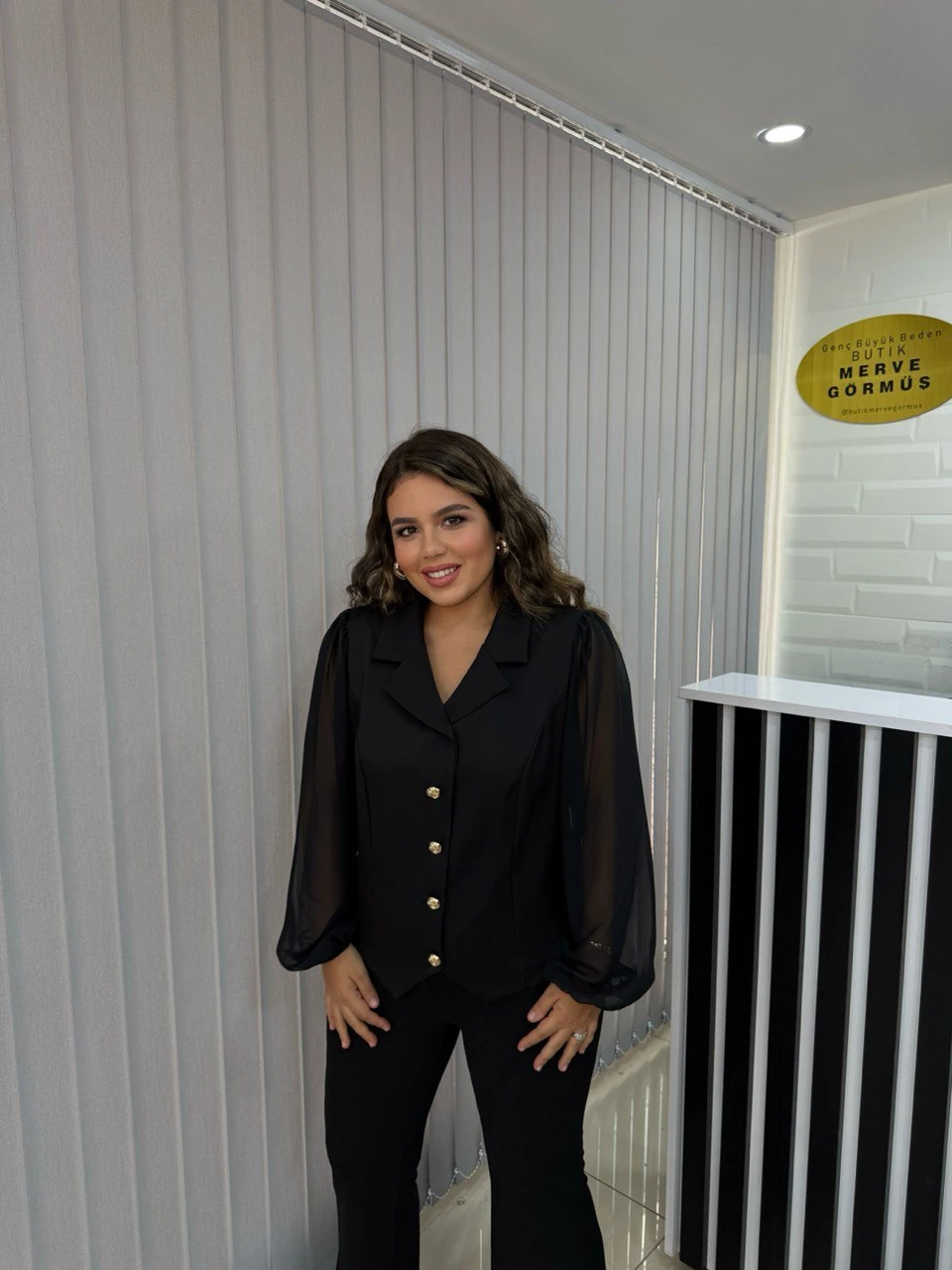 Merlin Gold Düğmeli Bluz