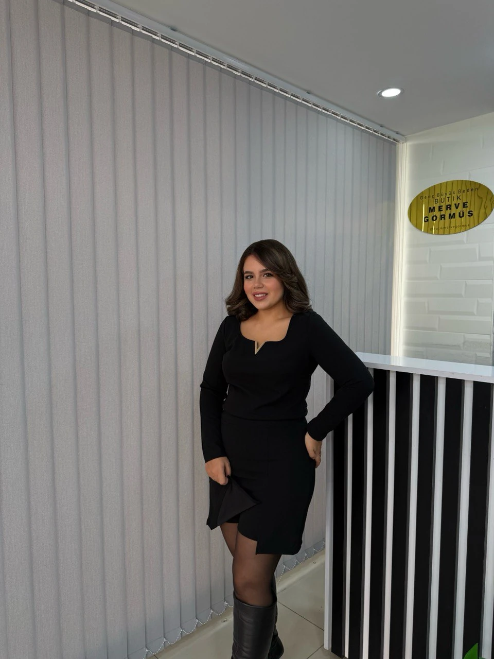 Likralı Çift Yırtmaç Şortlu Etek